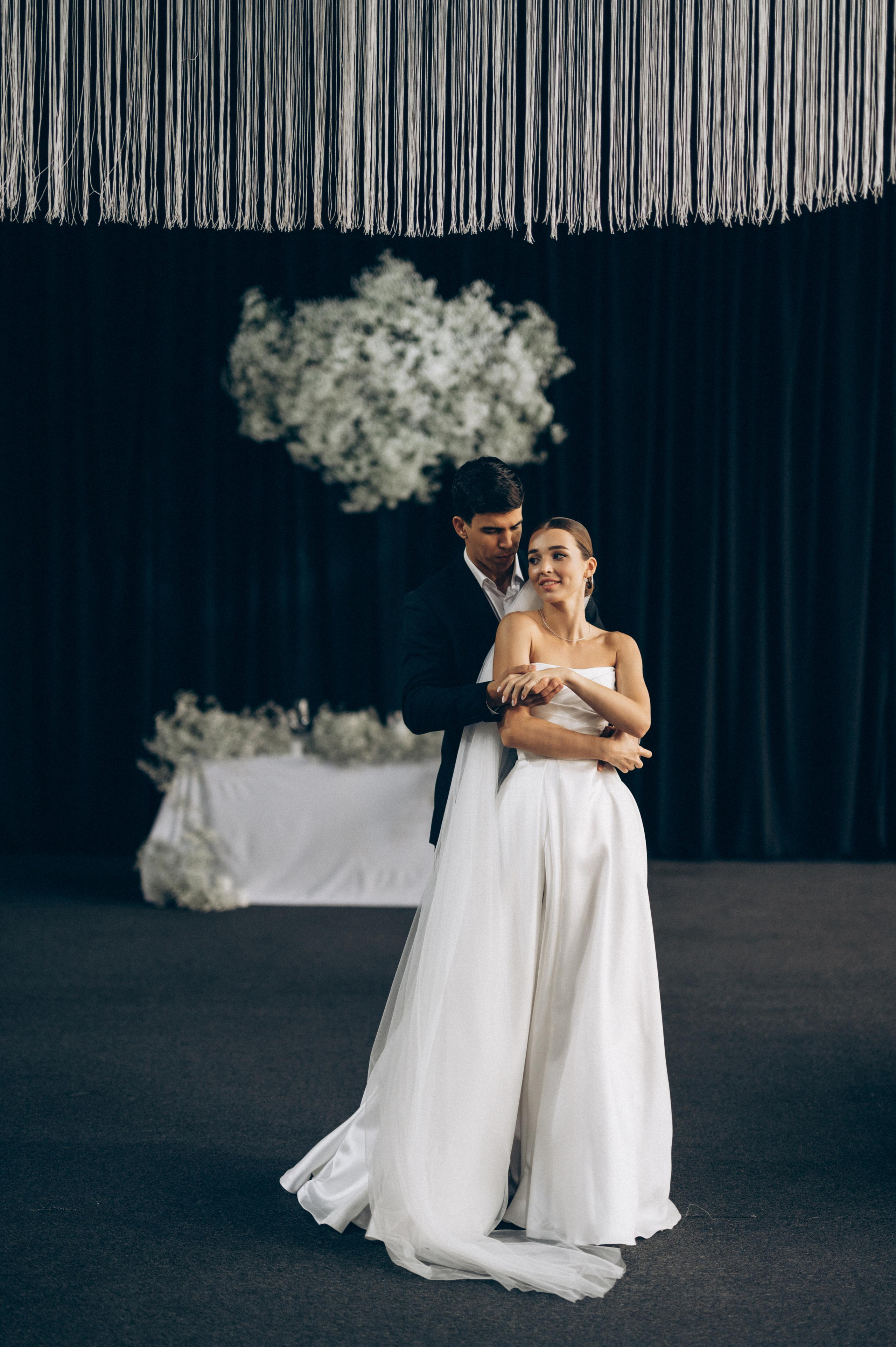 ОДНА СВАДЬБА ПОЛНОСТЬЮ. Свадебный организатор в Ростове-на-Дону Яснов Роман