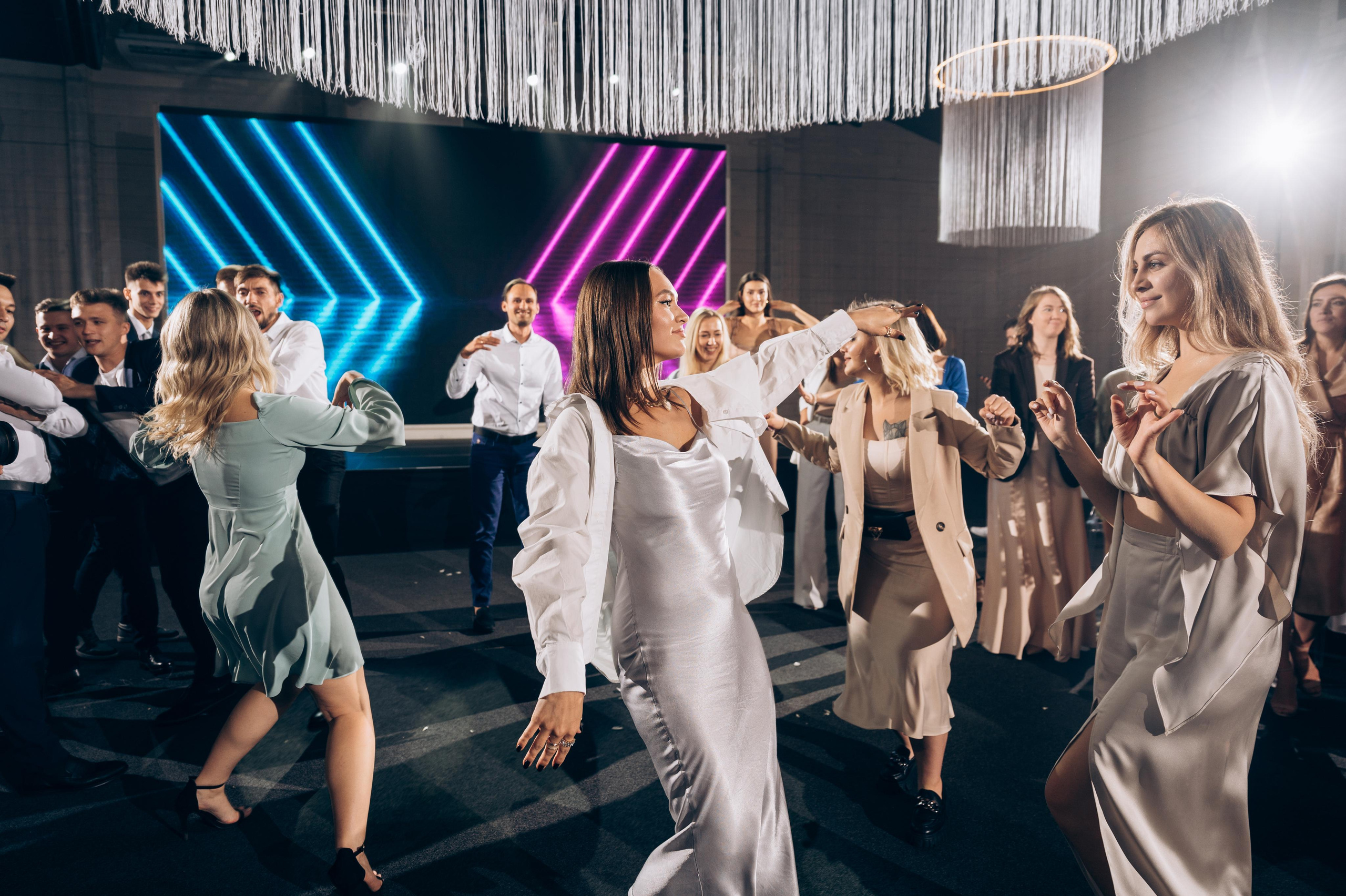 ОДНА СВАДЬБА ПОЛНОСТЬЮ. Свадебный организатор в Ростове-на-Дону Яснов Роман