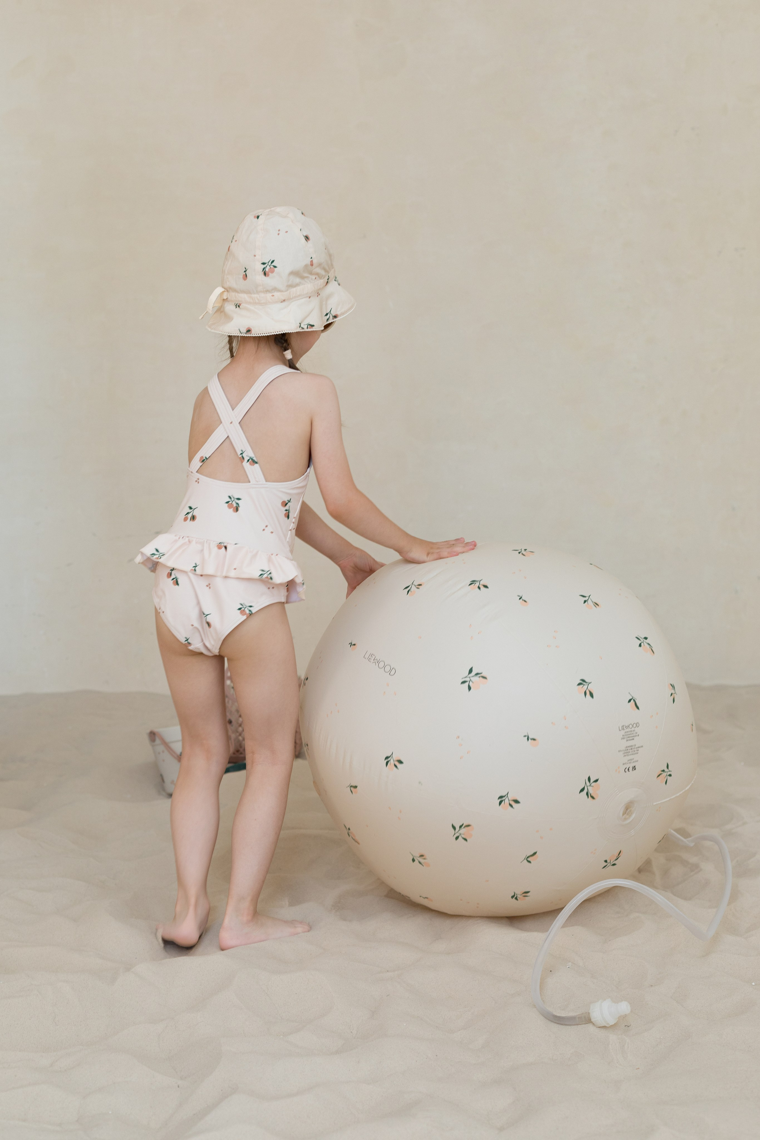 Фотосессия в песке для детского бренда. Детский и контент фотограф Надя Волкова Санкт-Петербург