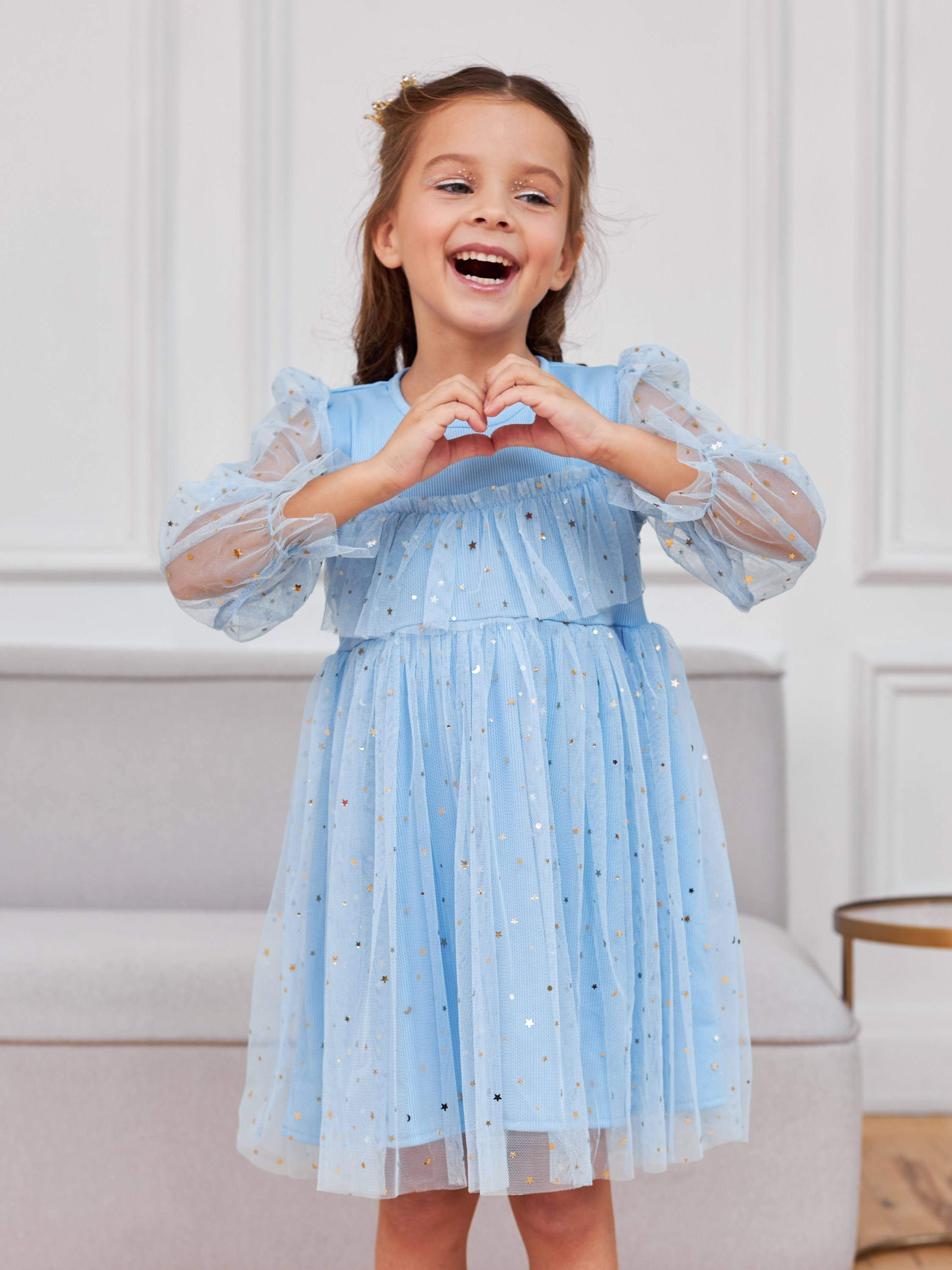 Фотосъемка платьев для девочек Екатеринбург Wildberries ВБ Ozon Озон фотосессия детей Екб заказать цена фотосъемка товара WB детское платье. Фотограф Екатеринбург Анастасия Жерновская | Маркетплейсы и нейрофото