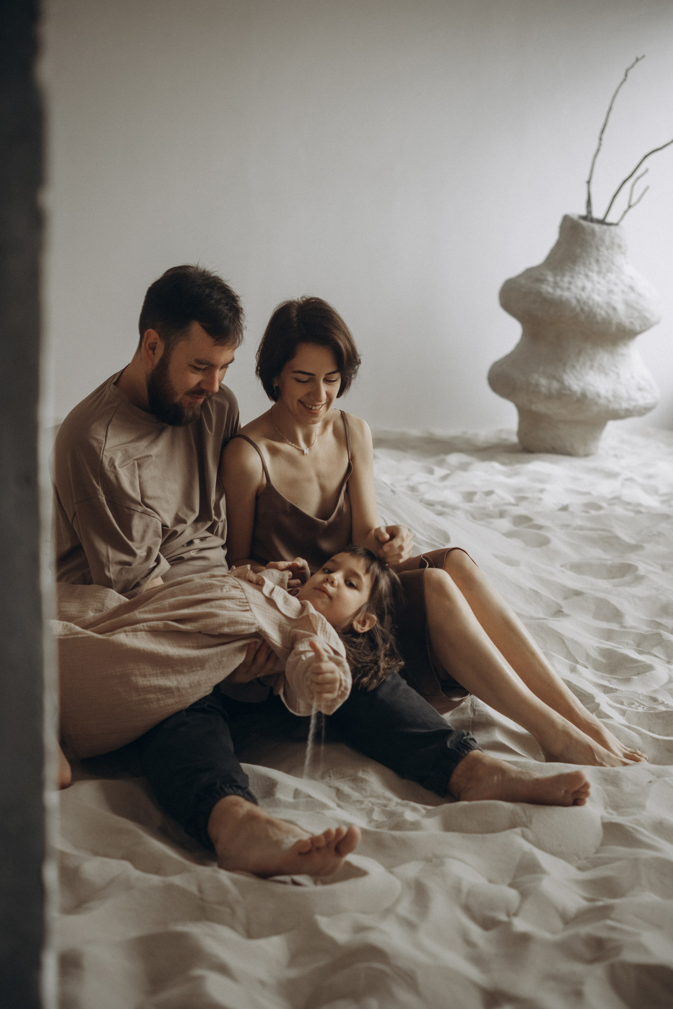 Семейная фотосессия в студии. Семейный и детский фотограф в Санкт-Петербурге