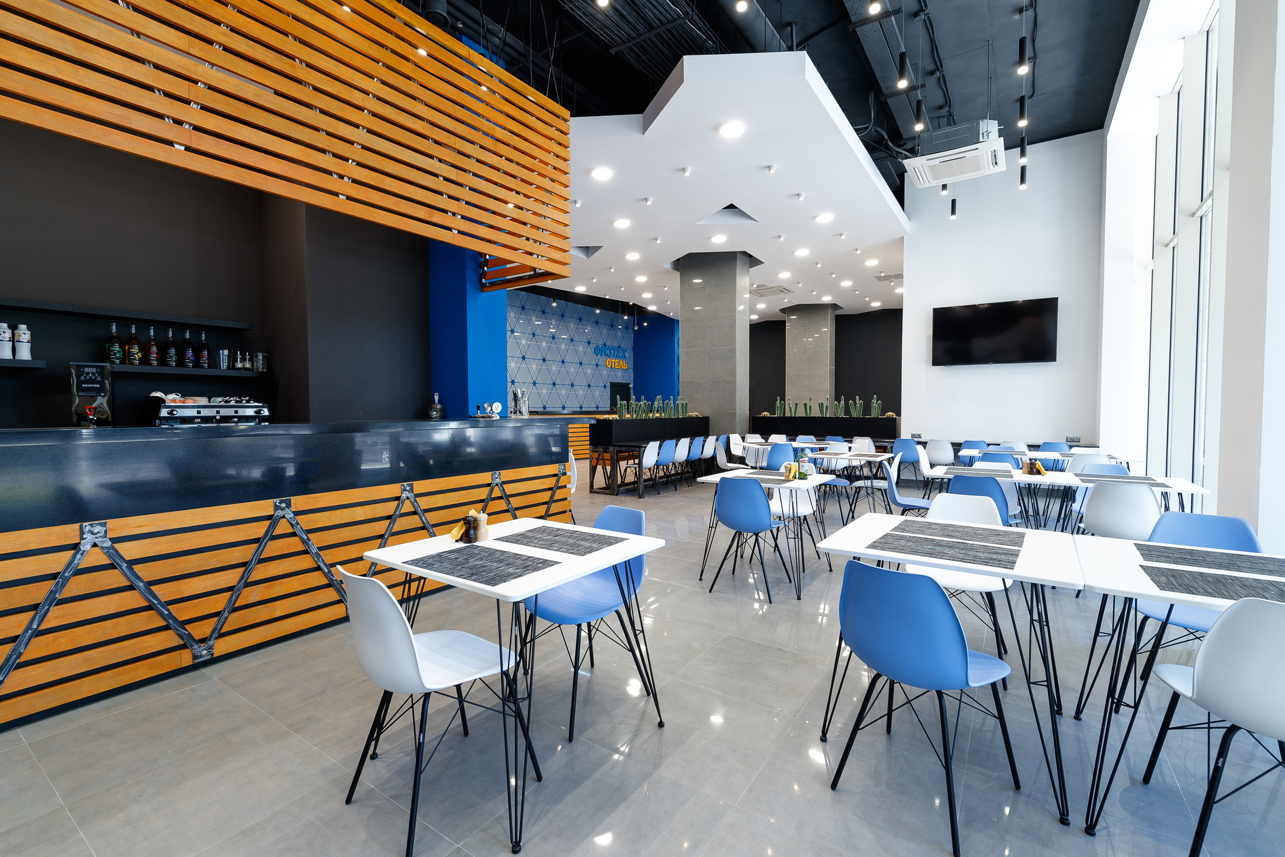 Interior and exterior. Evgeny Pelevin. Photographer. Industry, reporting, weddings, portrait