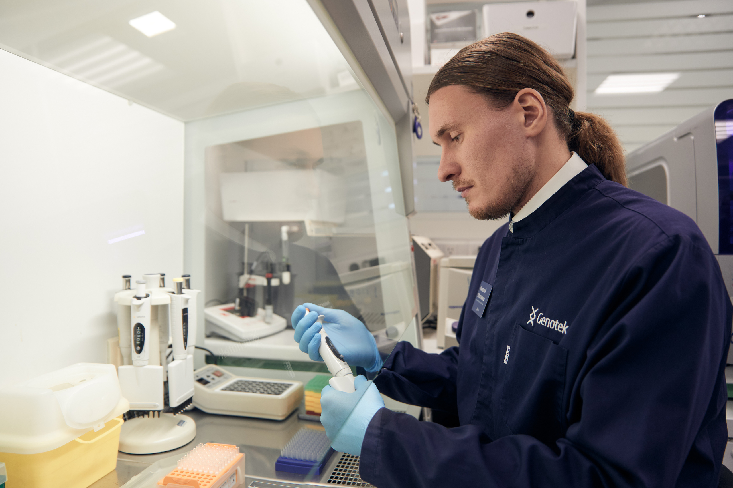 Science and laboratories. Evgeny Pelevin. Photographer. Industry, reporting, weddings, portrait