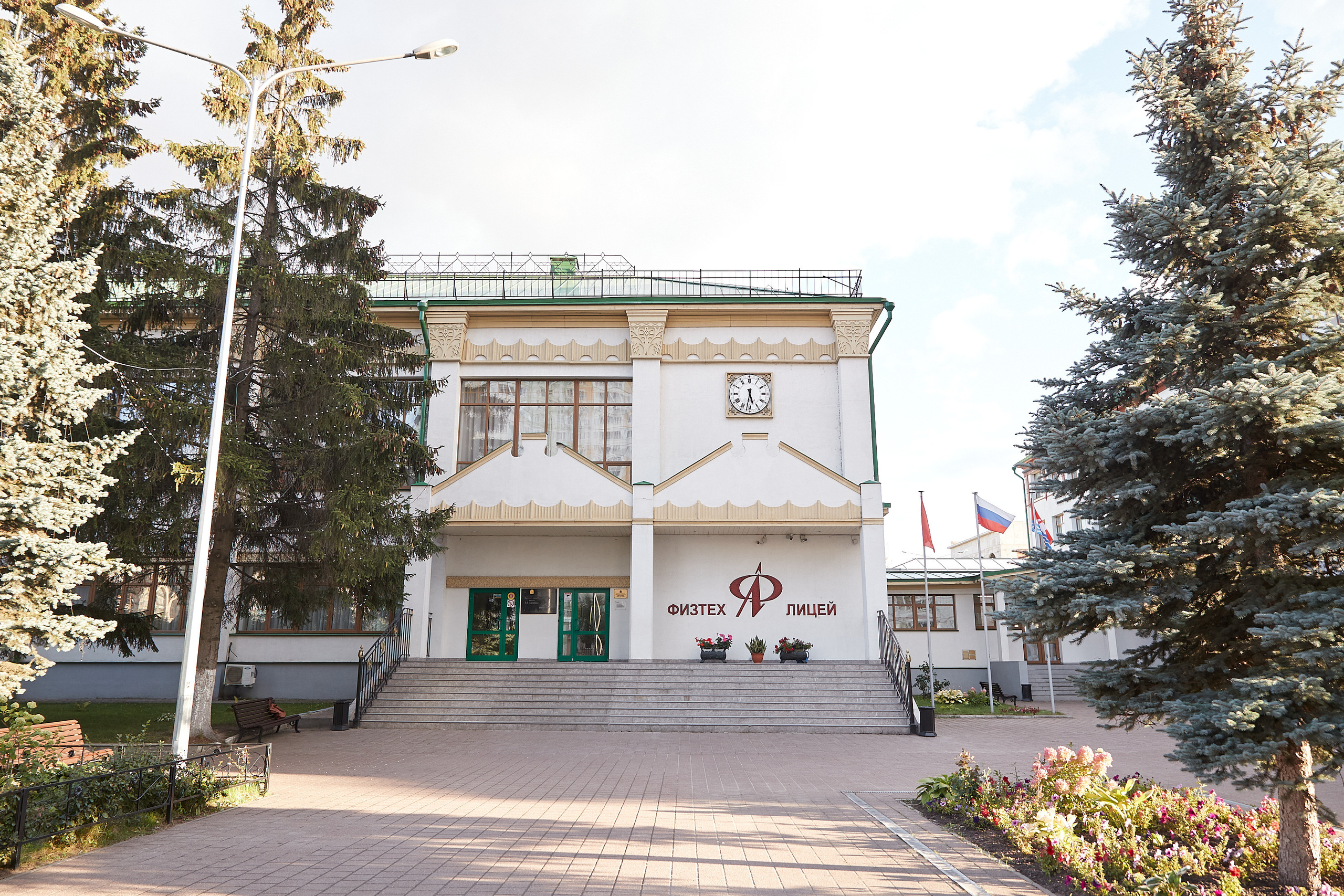 Interior and exterior. Evgeny Pelevin. Photographer. Industry, reporting, weddings, portrait