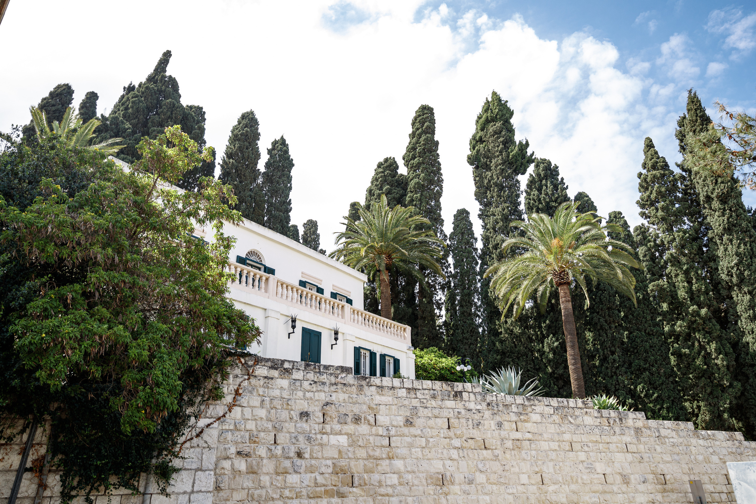 Interior and exterior. Evgeny Pelevin. Photographer. Industry, reporting, weddings, portrait