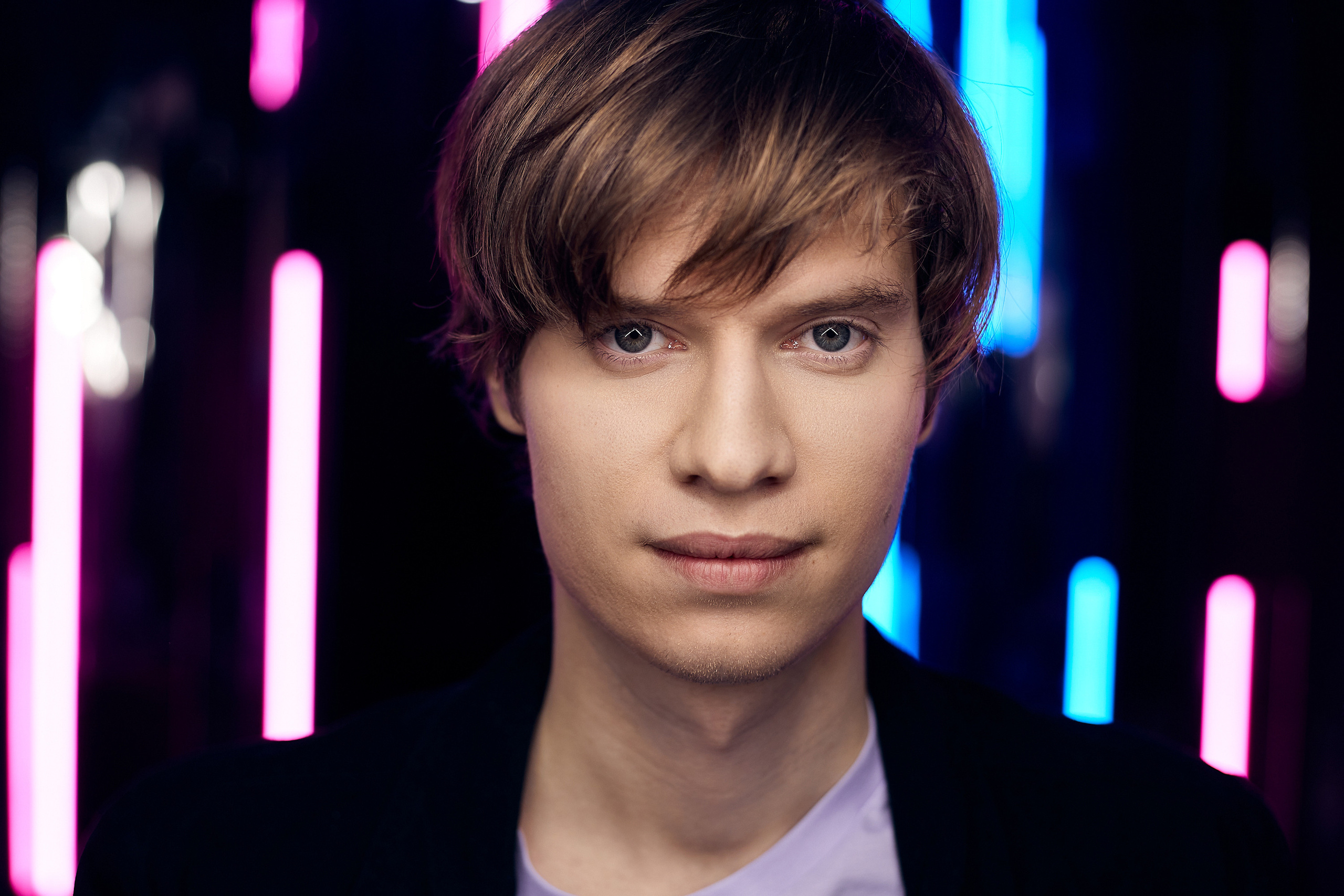 דְיוֹקָן. יבגני פלבין. צלם. תעשייה, דיווחים, חתונות, פורטרט