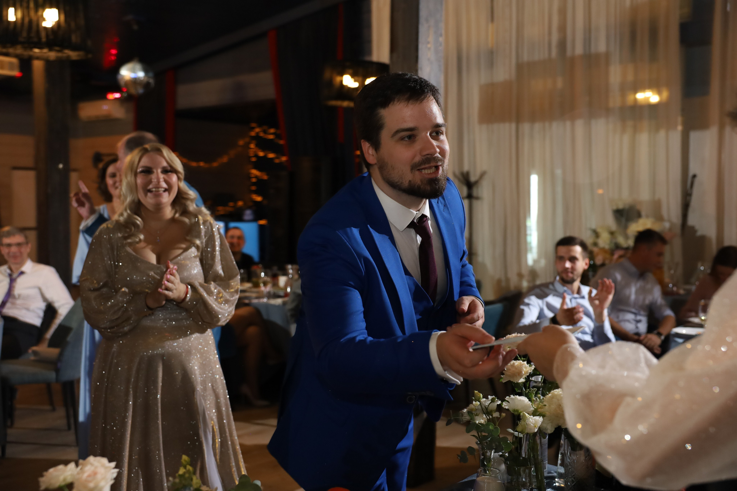 𝒜𝓇𝓉𝑒𝓂 & 𝐿𝓎𝓊𝓈𝓎𝒶 (𝓇𝑒𝓈𝓉𝒶𝓊𝓇𝒶𝓃𝓉). 𝑀𝑜𝓈𝒸𝑜𝓌. Свадебный фотограф в Санкт-Петербурге