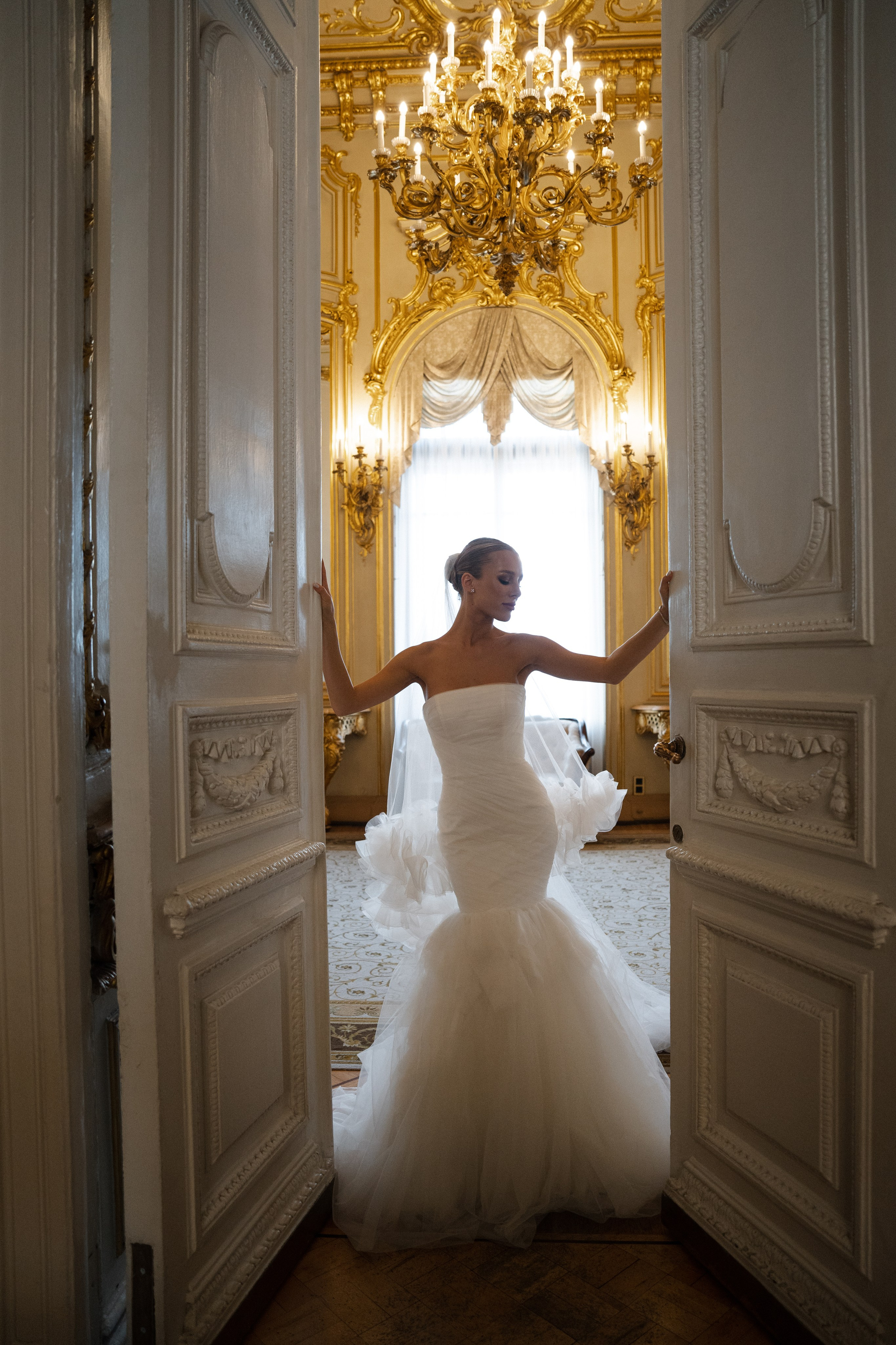 Анна Сергей. Камерная свадьба в Фосизонс в стиле неоклассика. Свадебный фотограф организатор в Санкт-Петербурге Ассоль Опарина