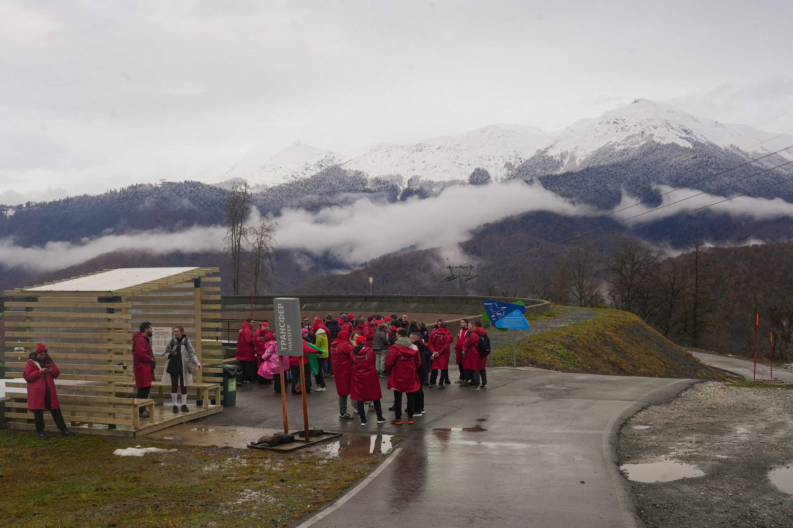 MICE мероприятие — хайкинг на курорте Роза Хутор. Репортажный фотограф в Красной Поляне и Сочи Павлюченко Екатерина