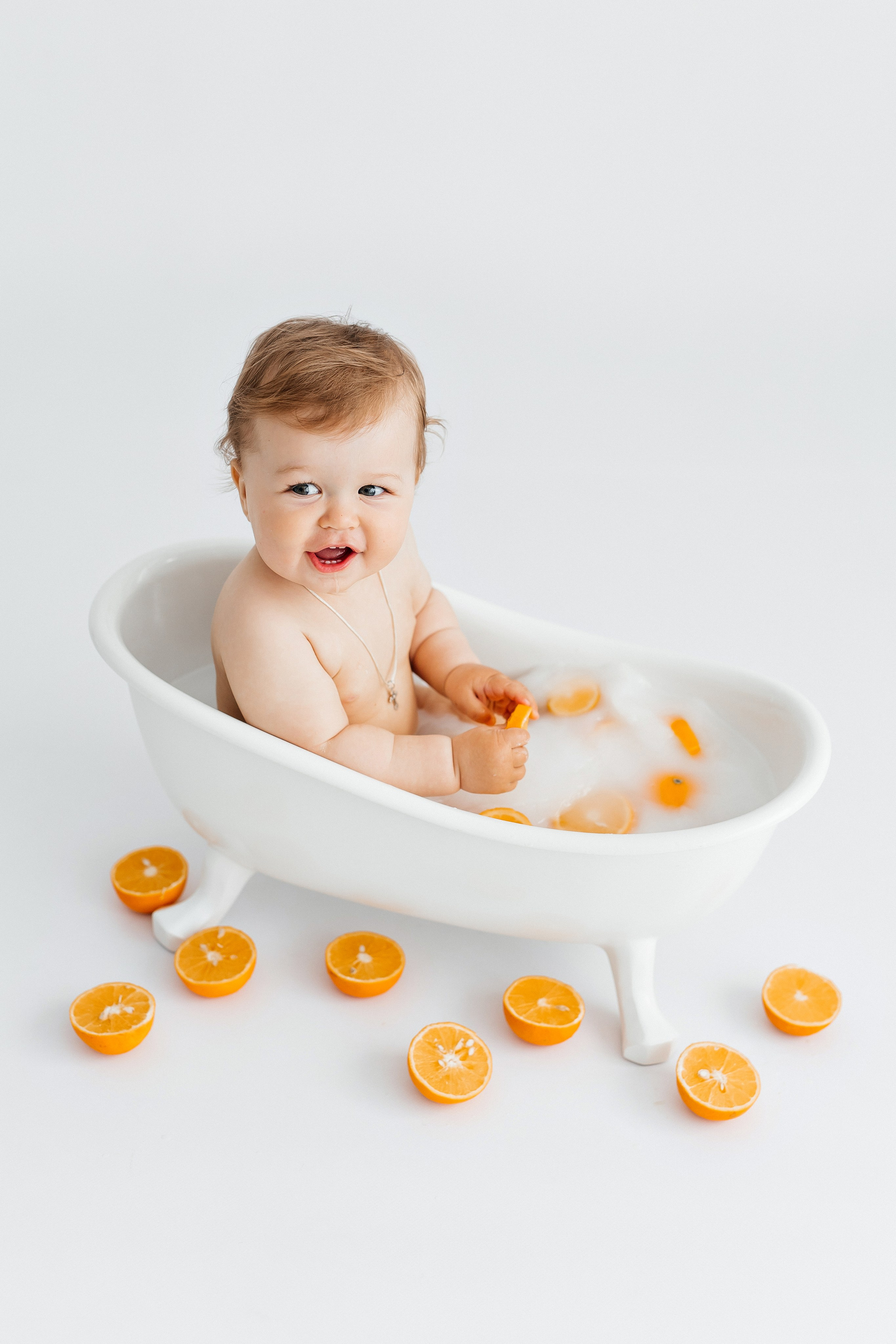 Образы с купанием в ванночке. Профессиональная детская и семейная фотостудия в Краснодаре