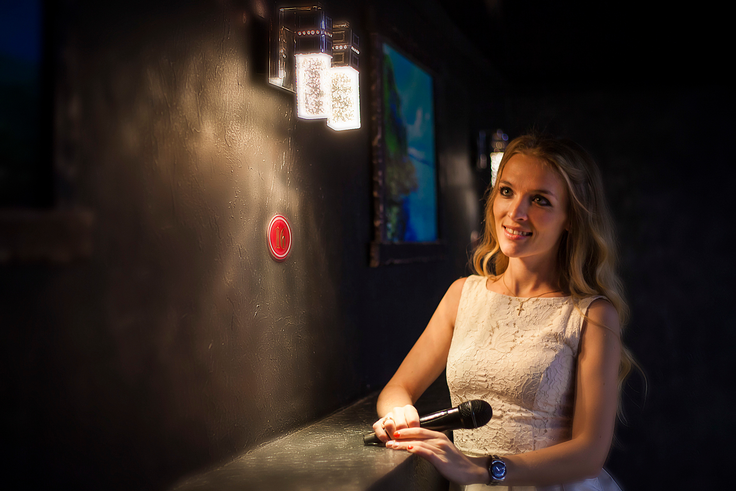 Ведущая на свадьбу Алена Пичкалева. Ведущий, Тамада, DJ, фото в Перми. Хорошее настроение