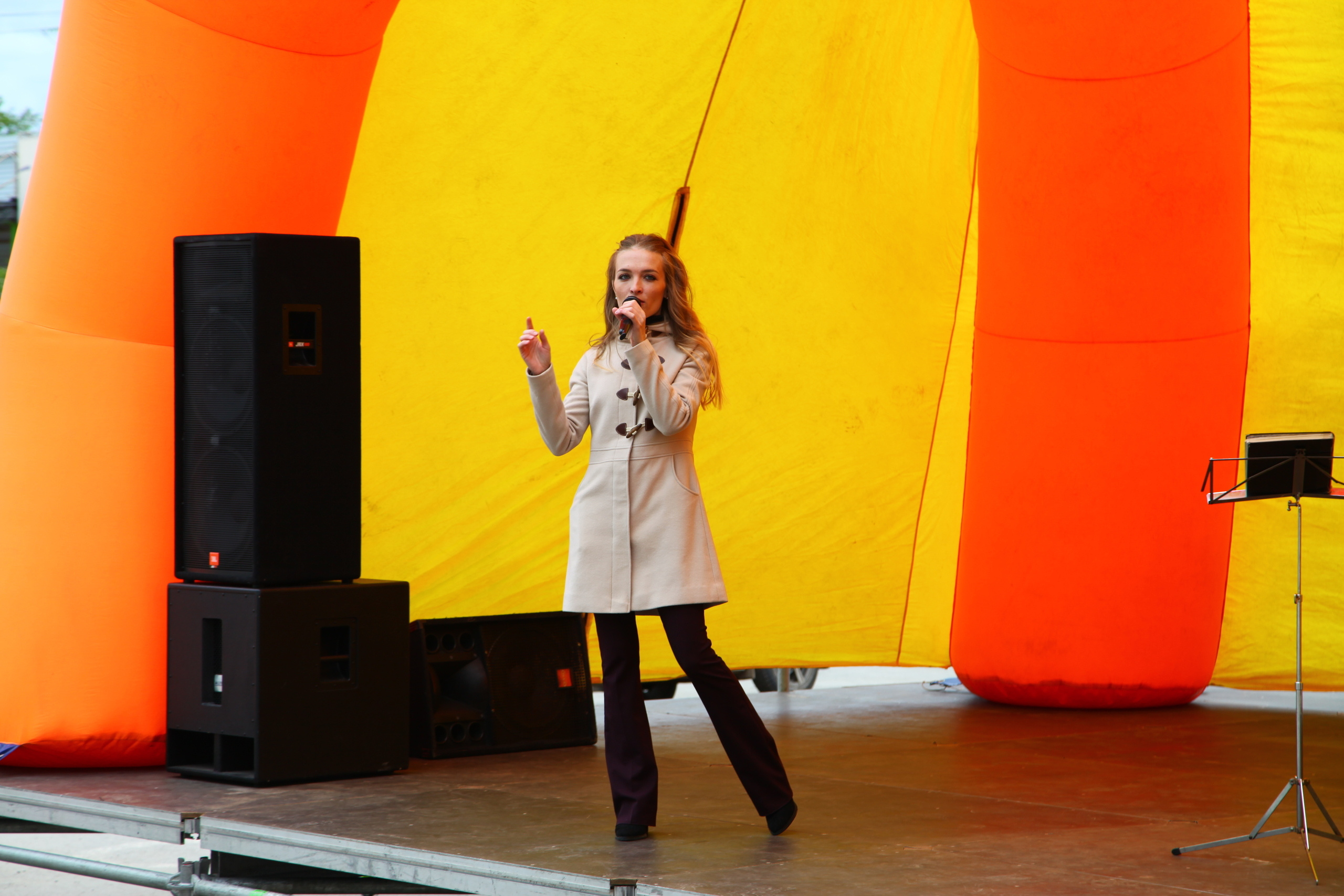 Ведущая на свадьбу Алена Пичкалева. Ведущий, Тамада, DJ, фото в Перми. Хорошее настроение