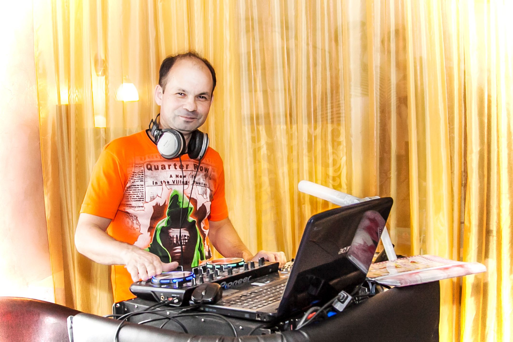 Звукооператор Алексей Михалко. Ведущий, Тамада, DJ, фото в Перми. Хорошее настроение