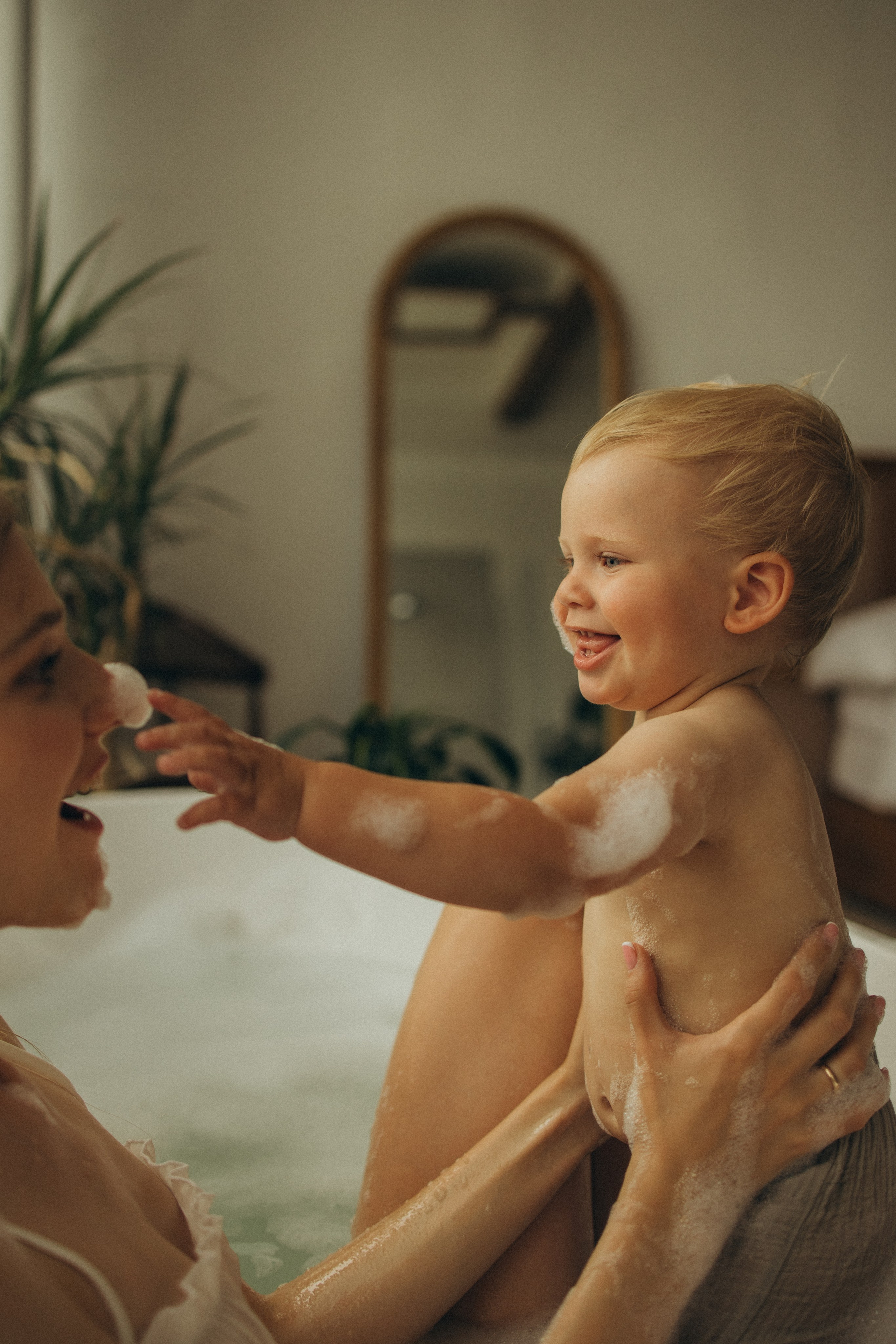 Пенная вечеринка. Фотокарточки о вас и о большой любви!