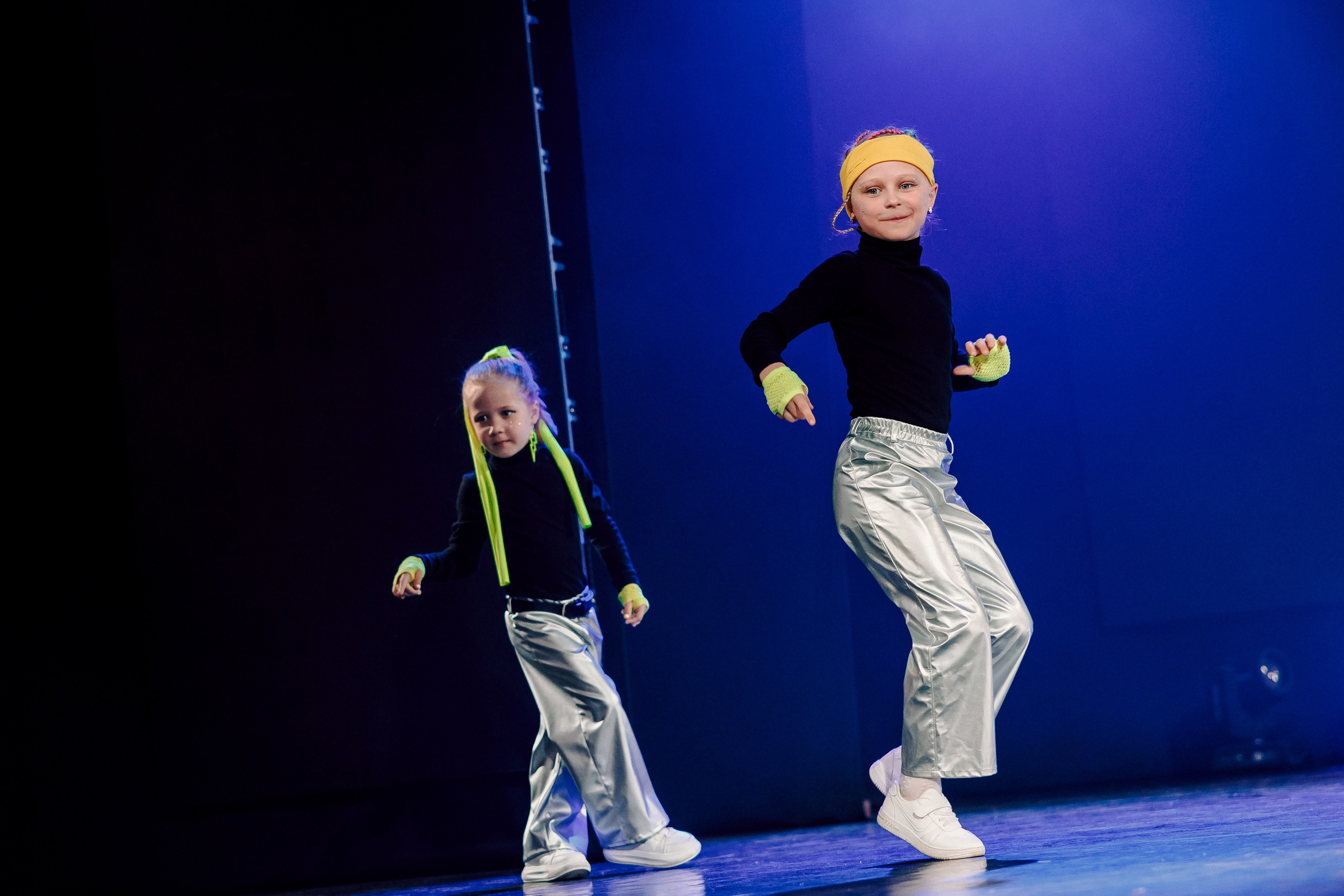 Отчётный концерт танцевальной школы «Red Rabbits» 2025. Лёшка Варзегов — фотограф