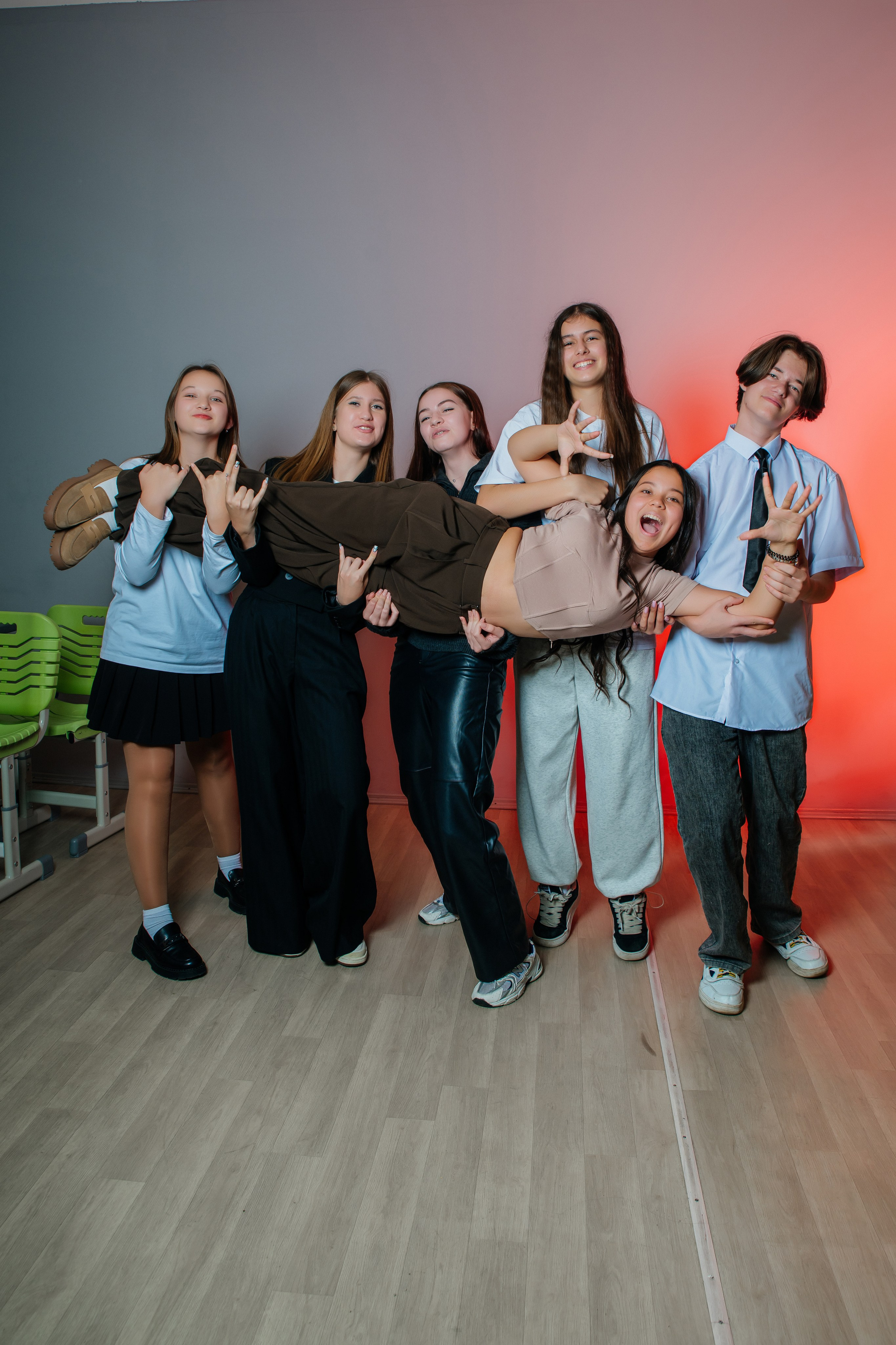 Школа № 33 — 2025. Фотограф Ярмишко Дарья. Выпускные фотокниги