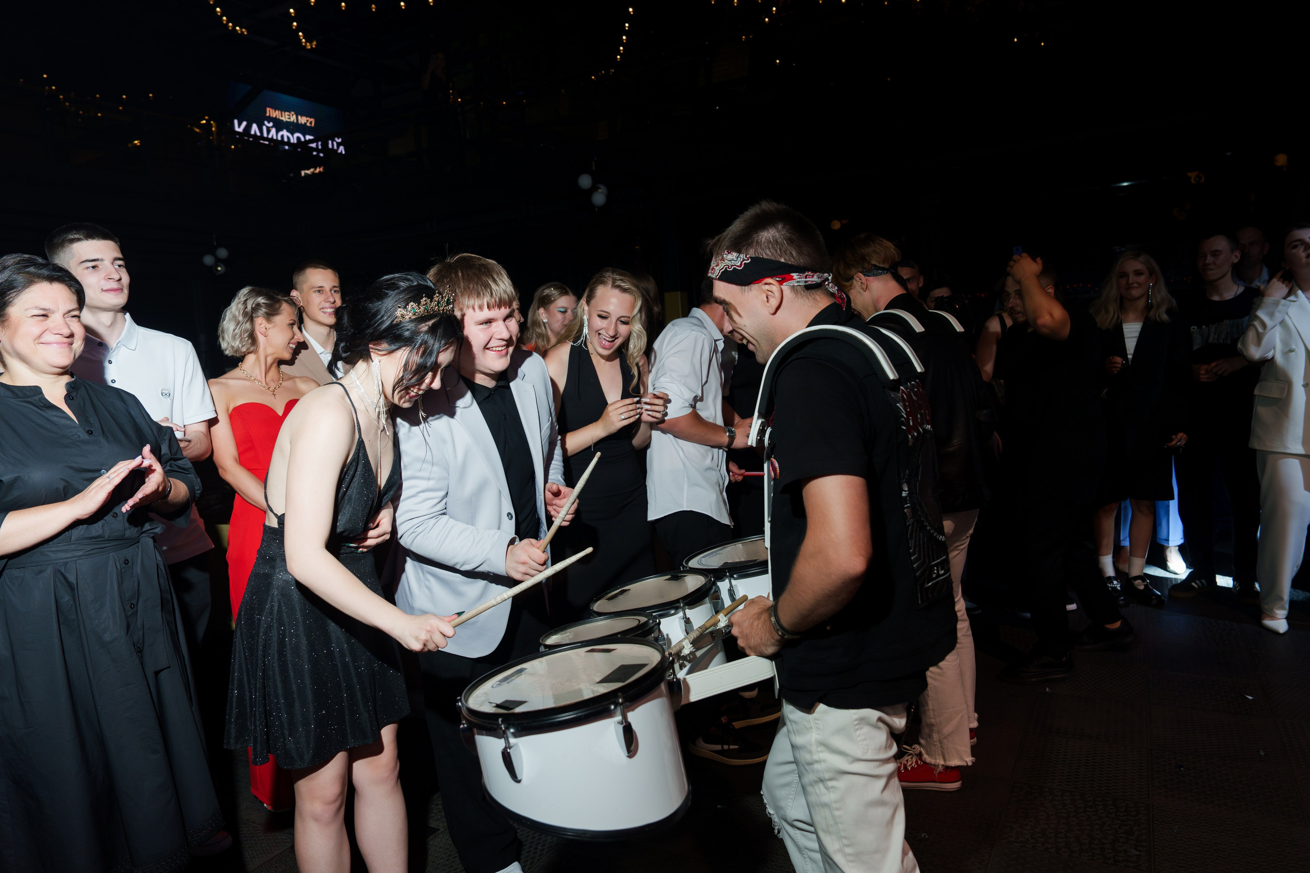 Выпускной лицея 27 (вечеринка). Свадебный и репортажный фотограф Элина Козырьянова