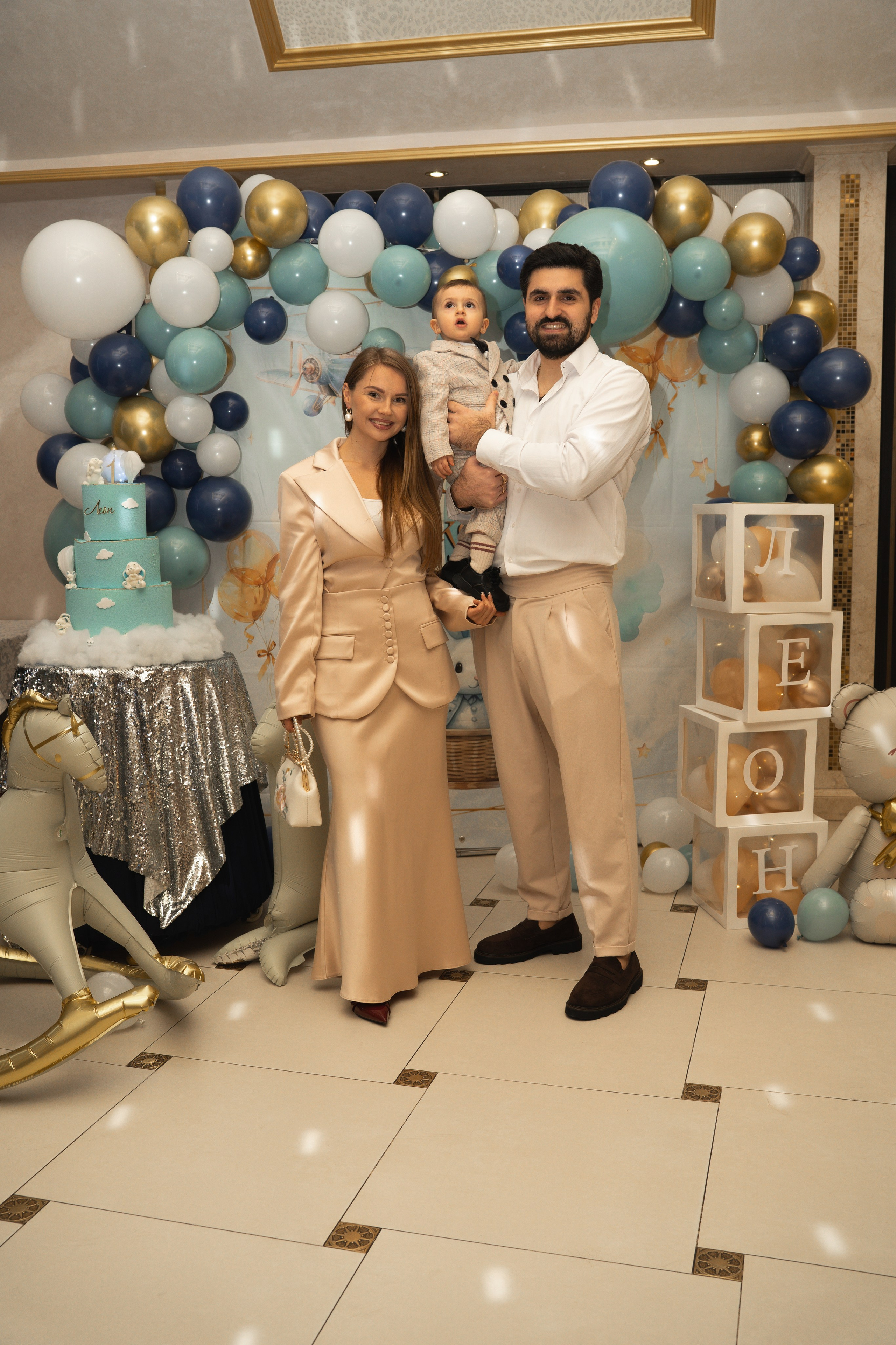 Леону 1 годик. Фотограф/рилсмейкер в Москве и МО. Свадьбы, индивидуальные съемки, лавстори, беременность, мероприятия, бренды