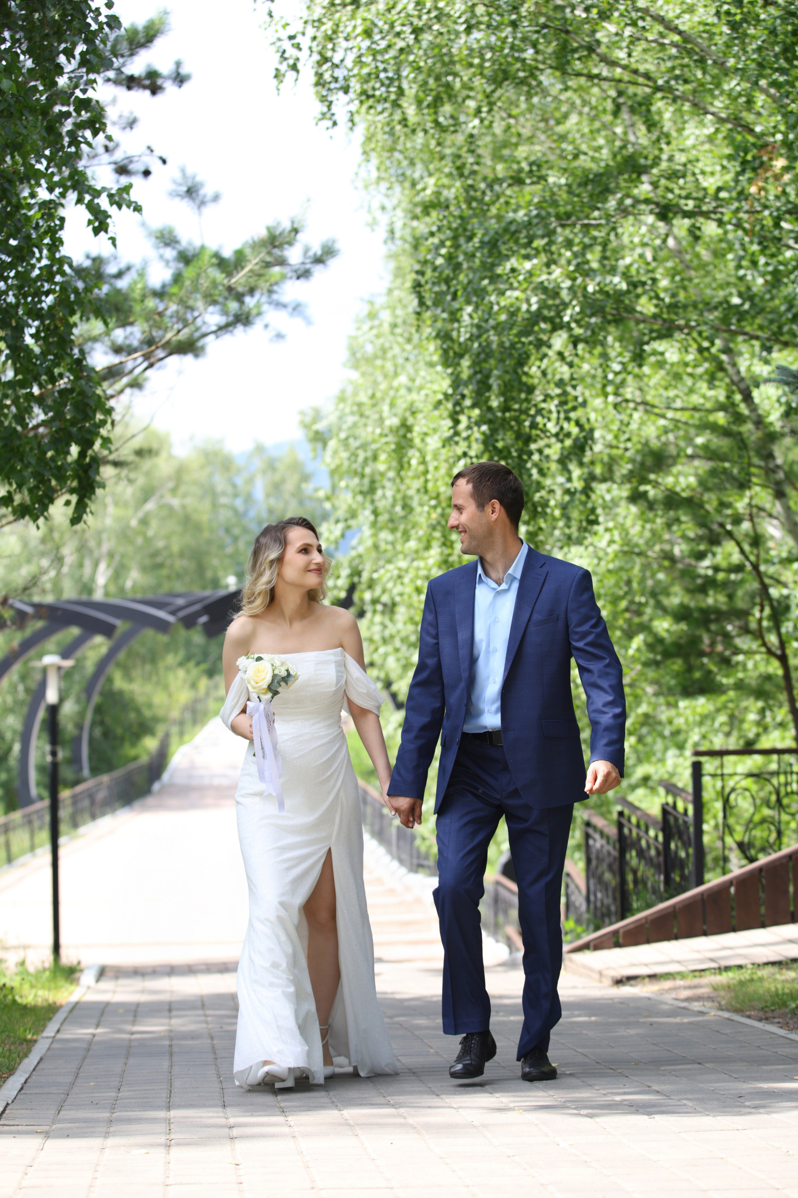 Из Загса сразу за город