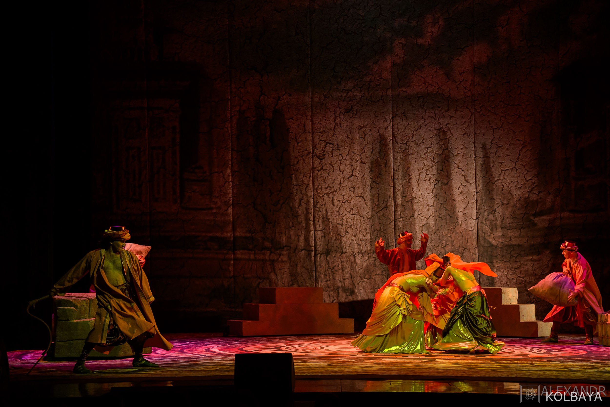 Фоторепортаж со спектакля Гладиатор в Театре Терезы Дуровой. Концертный и театральный репортажный фотограф в Москве Александр Колбая