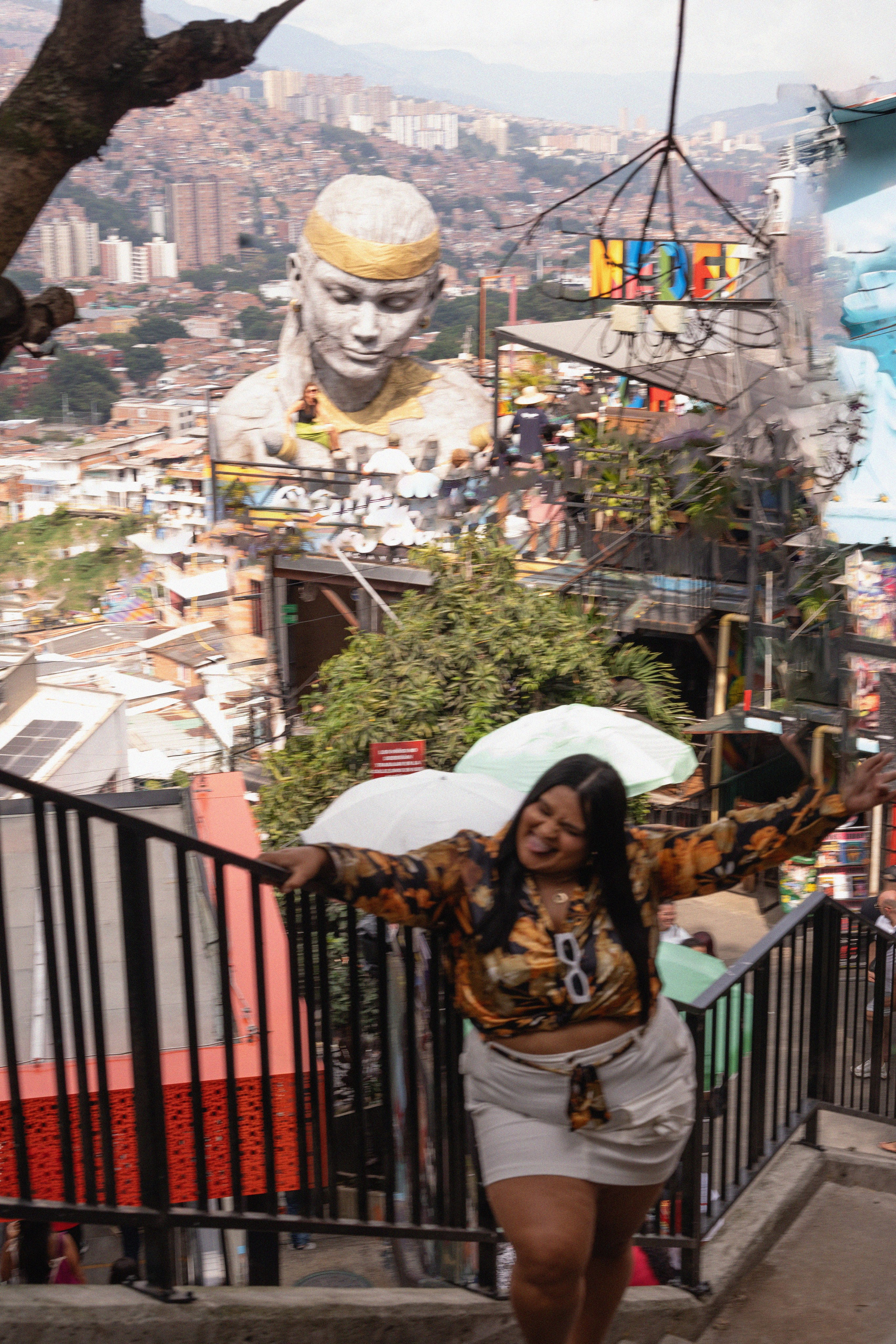 Jess in Communa 13. Wedding Photographer in Barcelona and Medellin