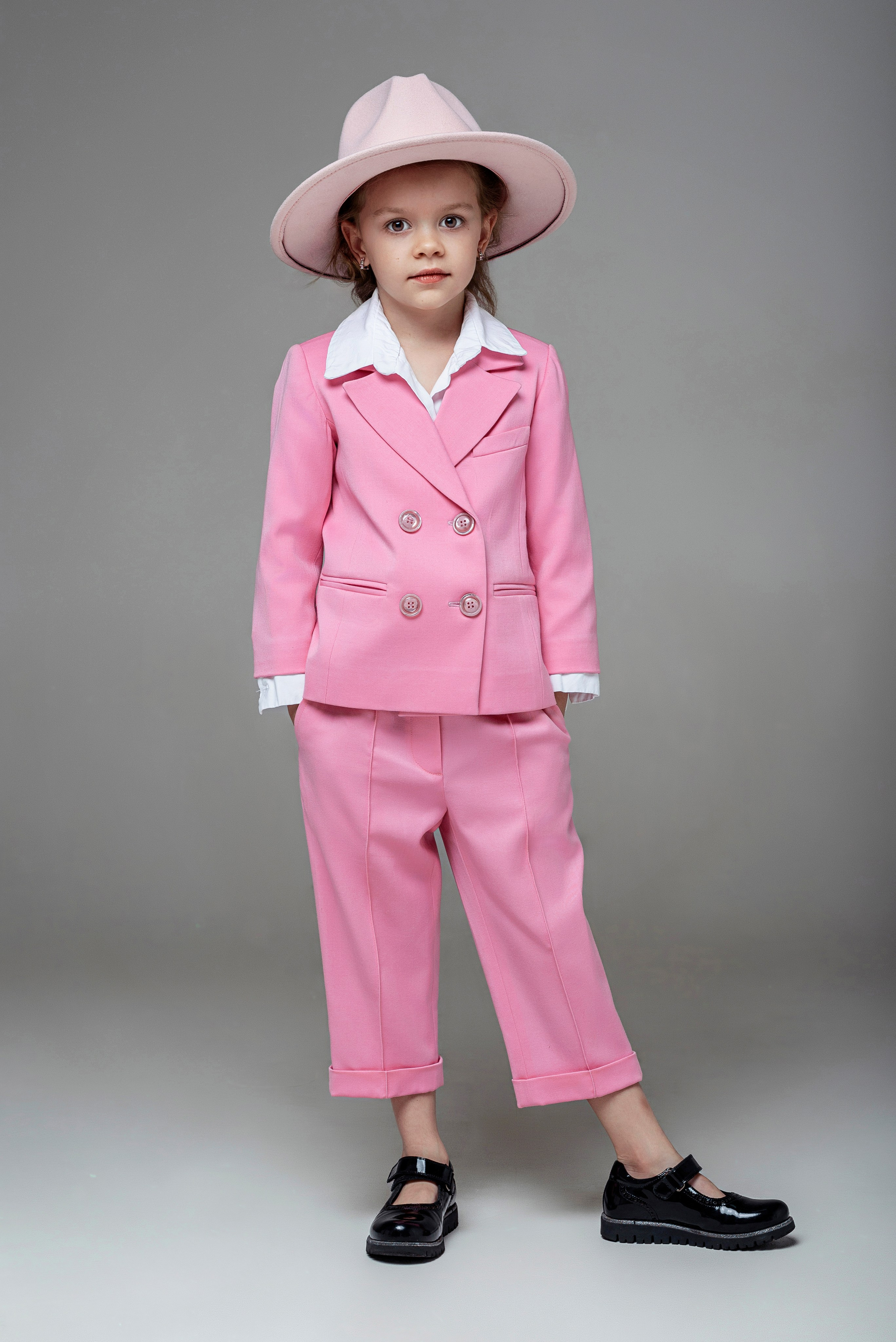 Детская фотосессия сестёр в Сочи. Детский студийный фотограф Сочи