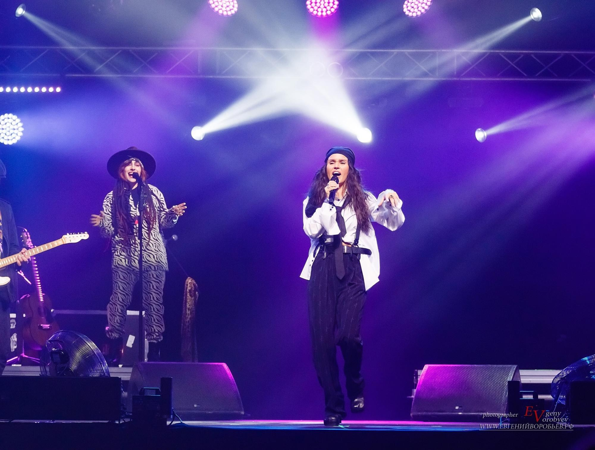 Концерт певицы зиверт в Красноярске фото репортаж артистка шоу фоторепортаж репортажный фотограф фотосъёмка заказать цена стоимость пример