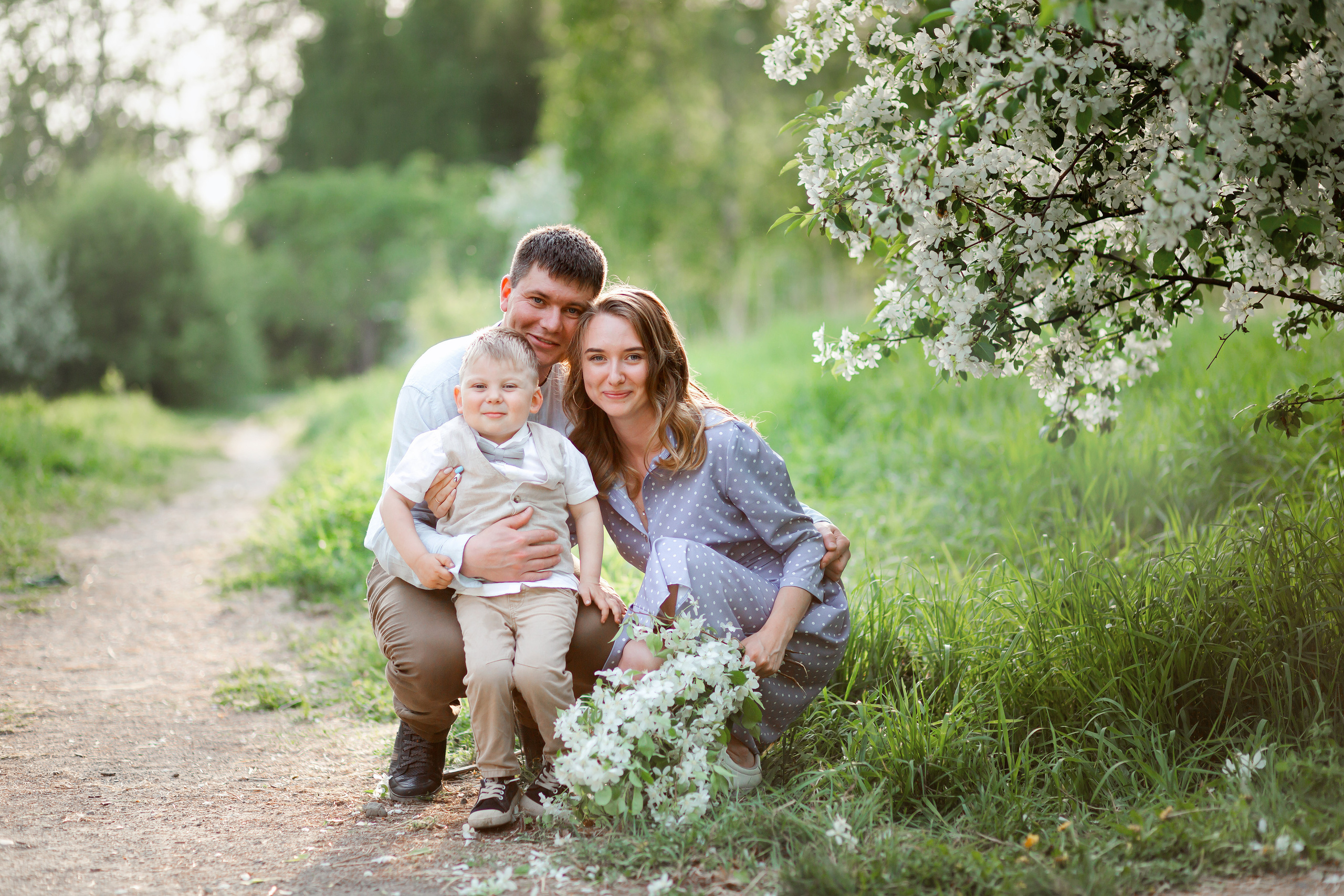 Весна, семья и яблони. Детский и семейный фотограф в Челябинске Пайвина Алена