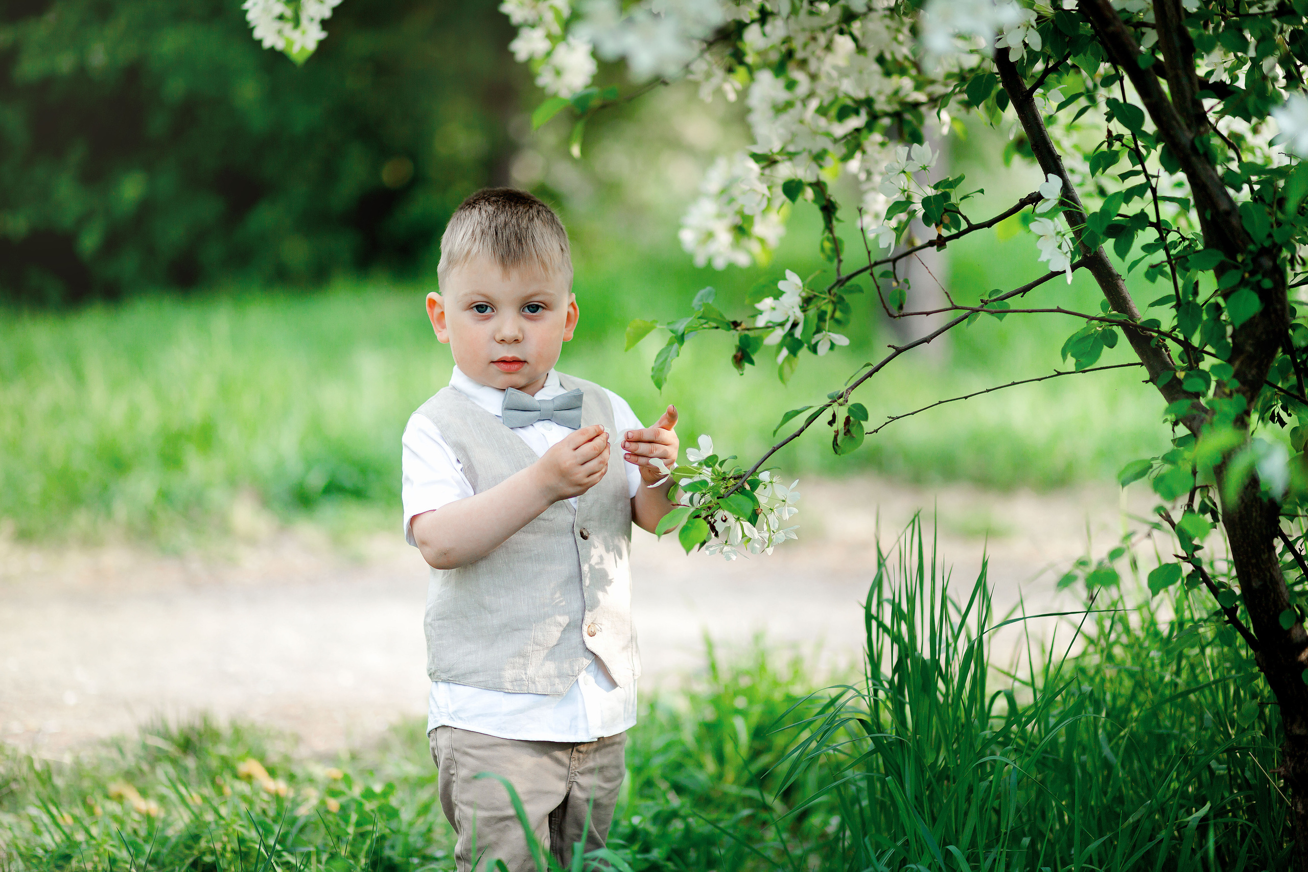 Весна, семья и яблони. Детский и семейный фотограф в Челябинске Пайвина Алена