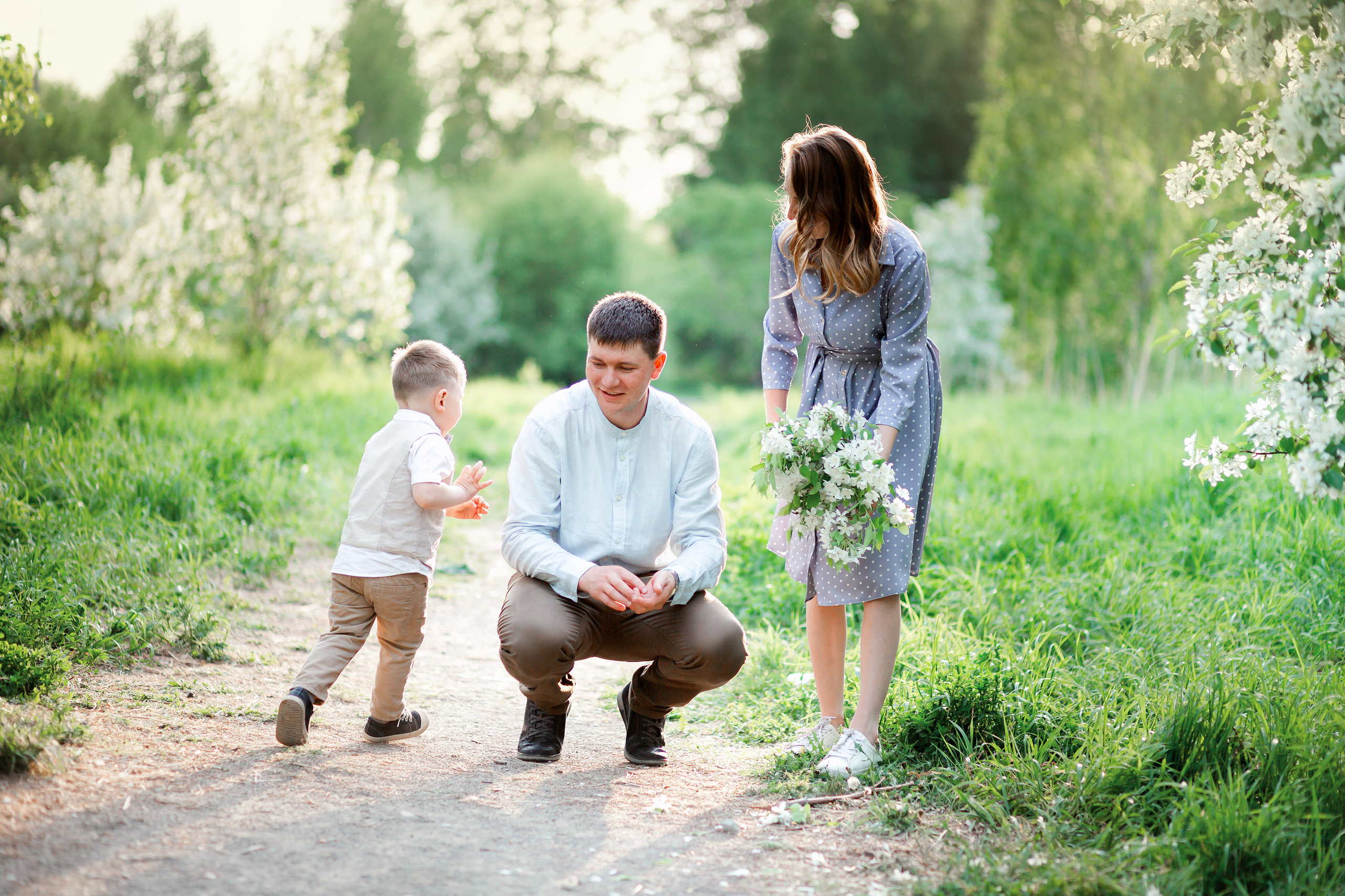 Весна, семья и яблони. Детский и семейный фотограф в Челябинске Пайвина Алена