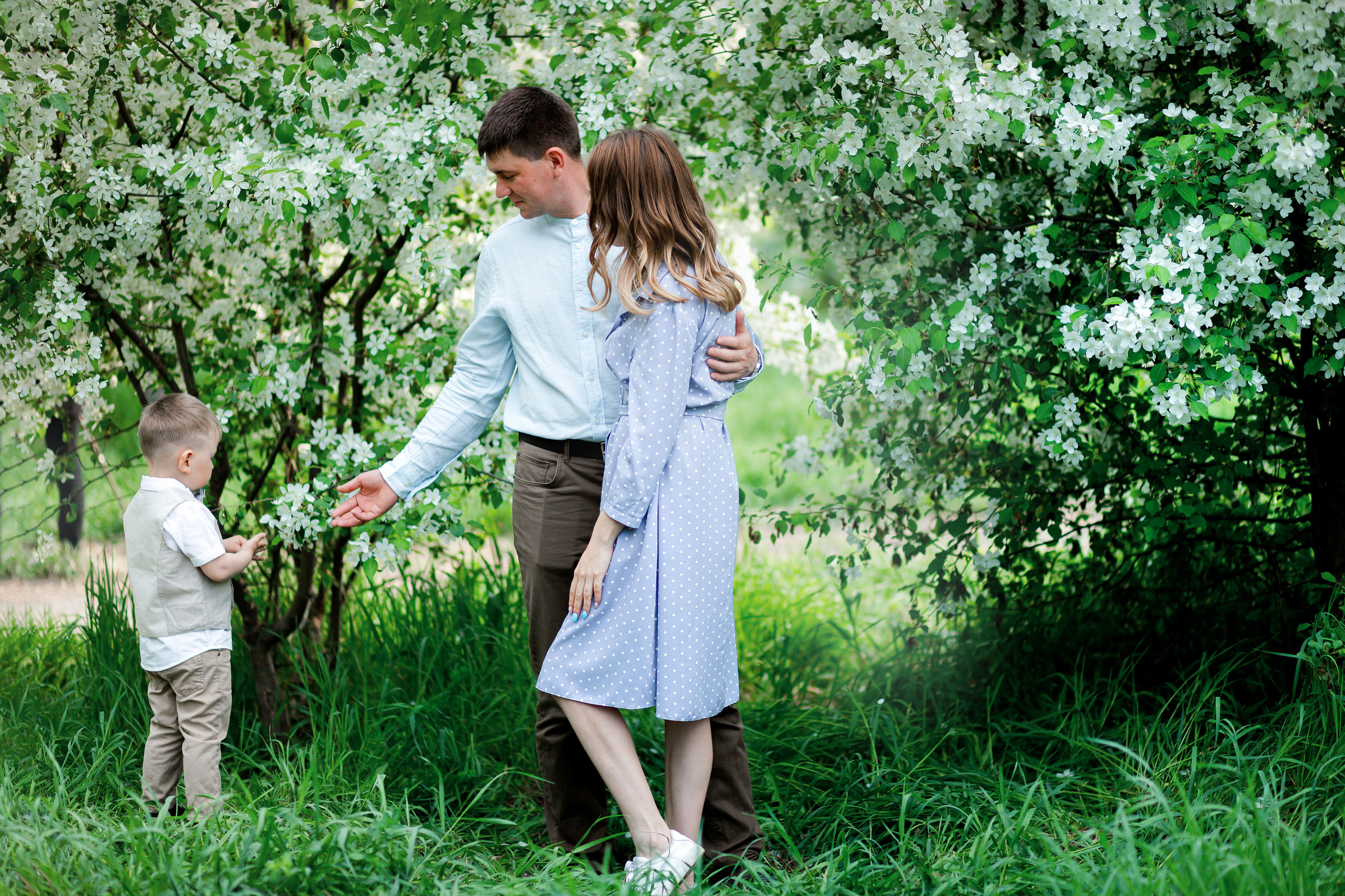 Весна, семья и яблони. Детский и семейный фотограф в Челябинске Пайвина Алена