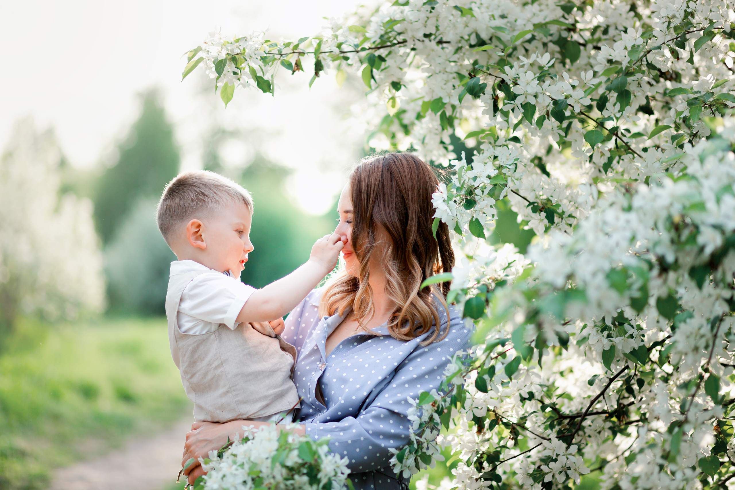 Весна, семья и яблони. Детский и семейный фотограф в Челябинске Пайвина Алена