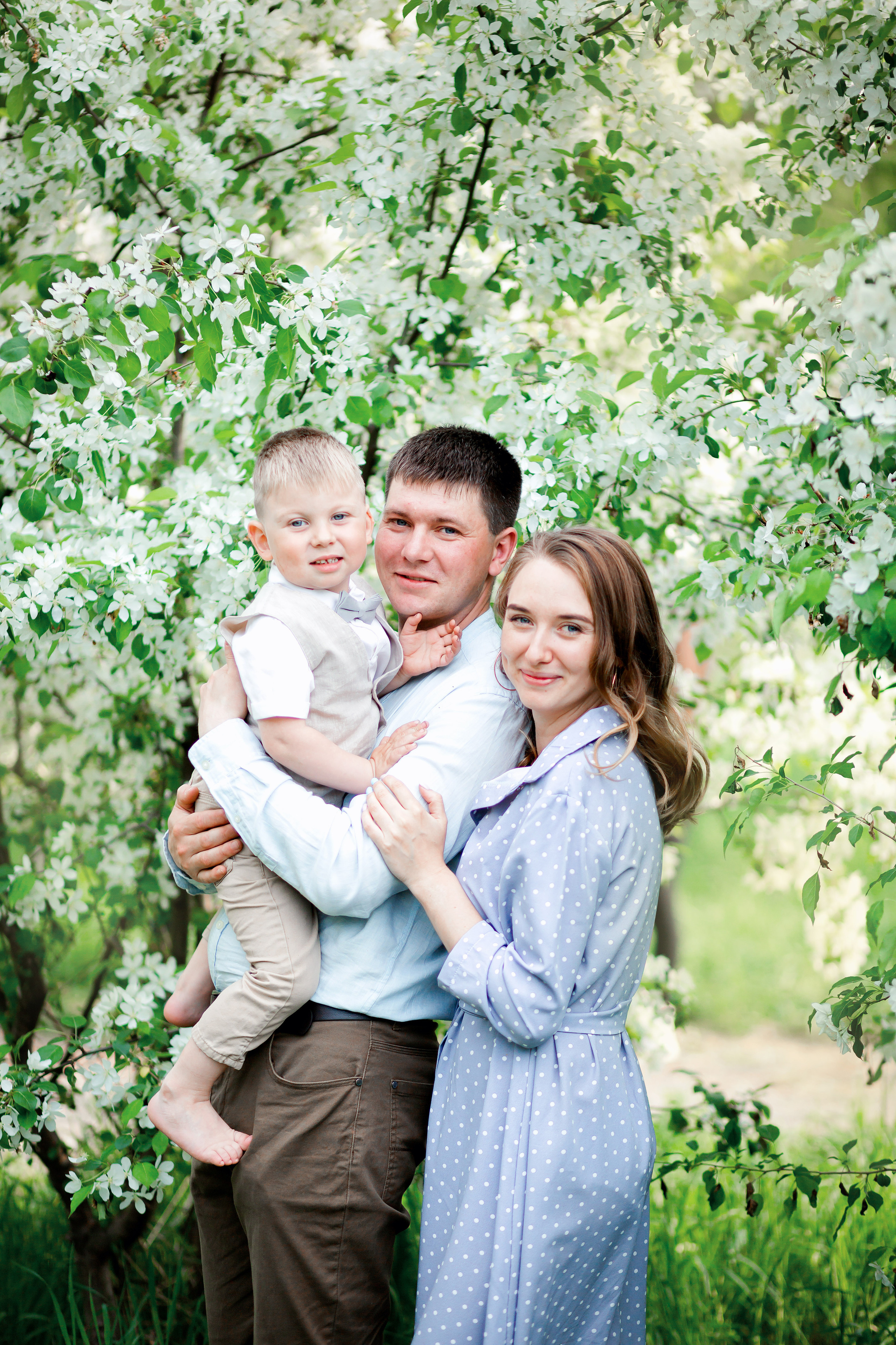 Весна, семья и яблони. Детский и семейный фотограф в Челябинске Пайвина Алена