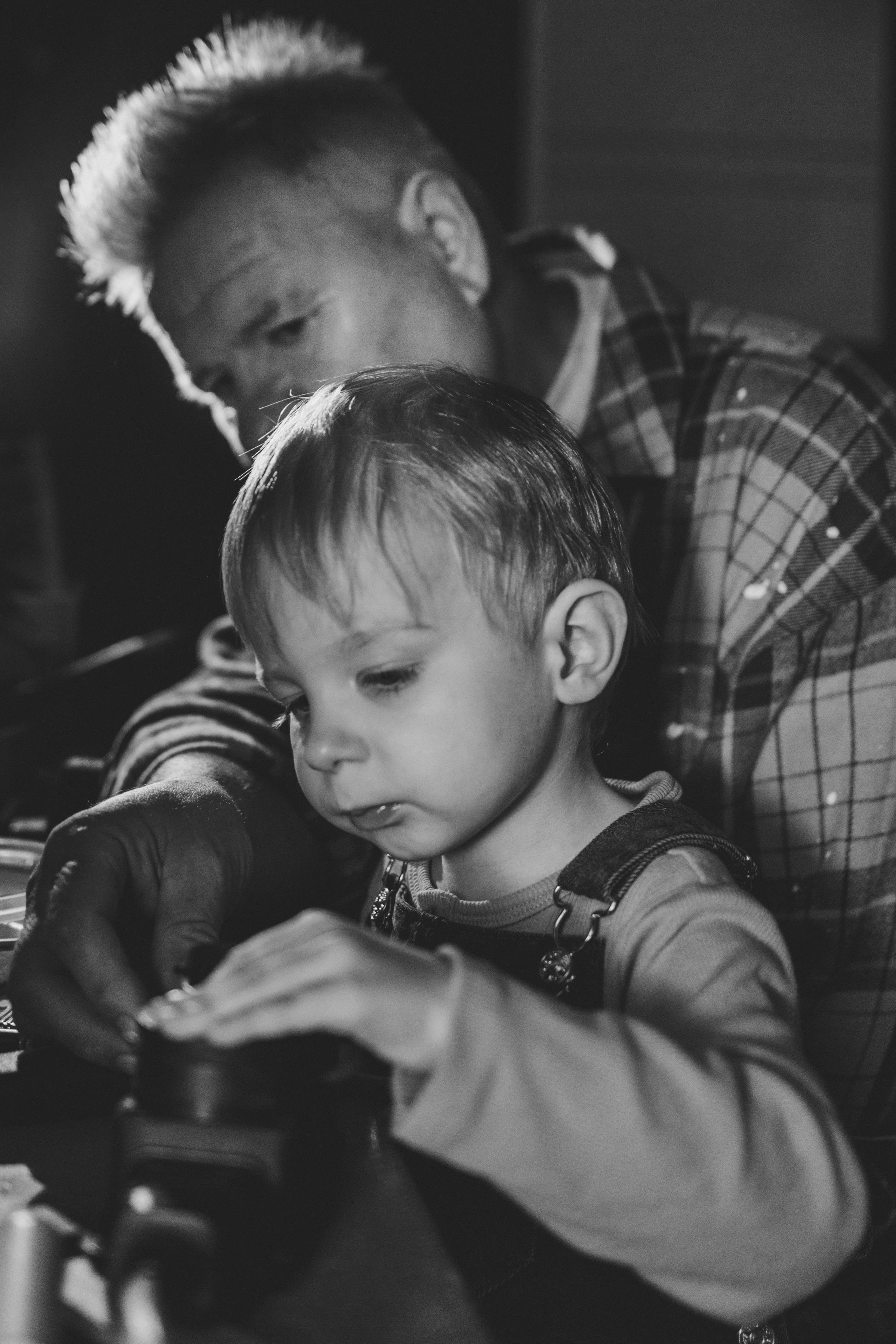 Стройка с дедом. Фотограф lifestylе в Москве Пшеничная Анастасия