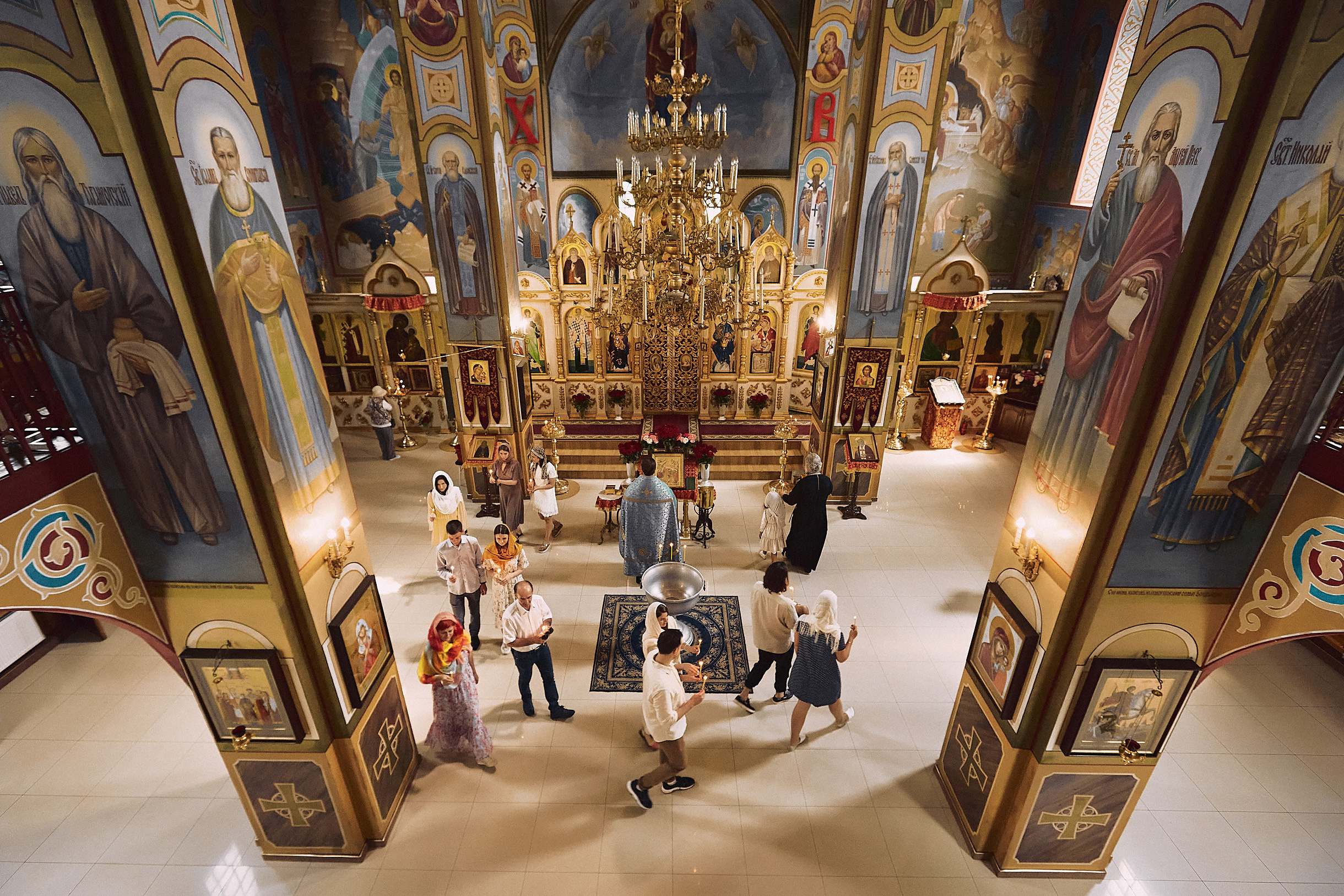 Таинство крещения в Церкови иконы Божией Матери Одигитрия Иерусалимского. Свадебный и семейный фотограф Владимир Карамышев