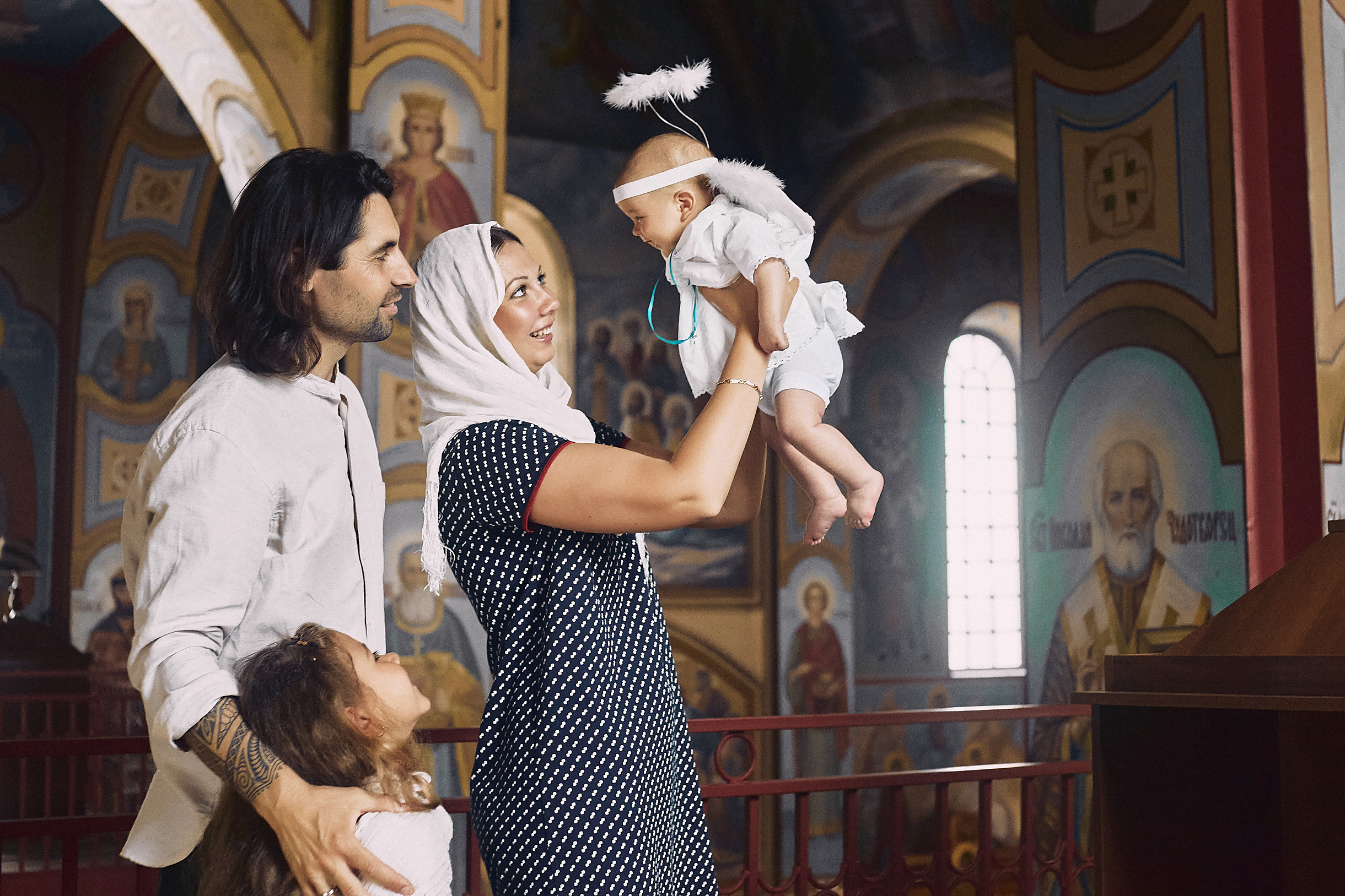 Таинство крещения в Церкови иконы Божией Матери Одигитрия Иерусалимского. Свадебный и семейный фотограф Владимир Карамышев