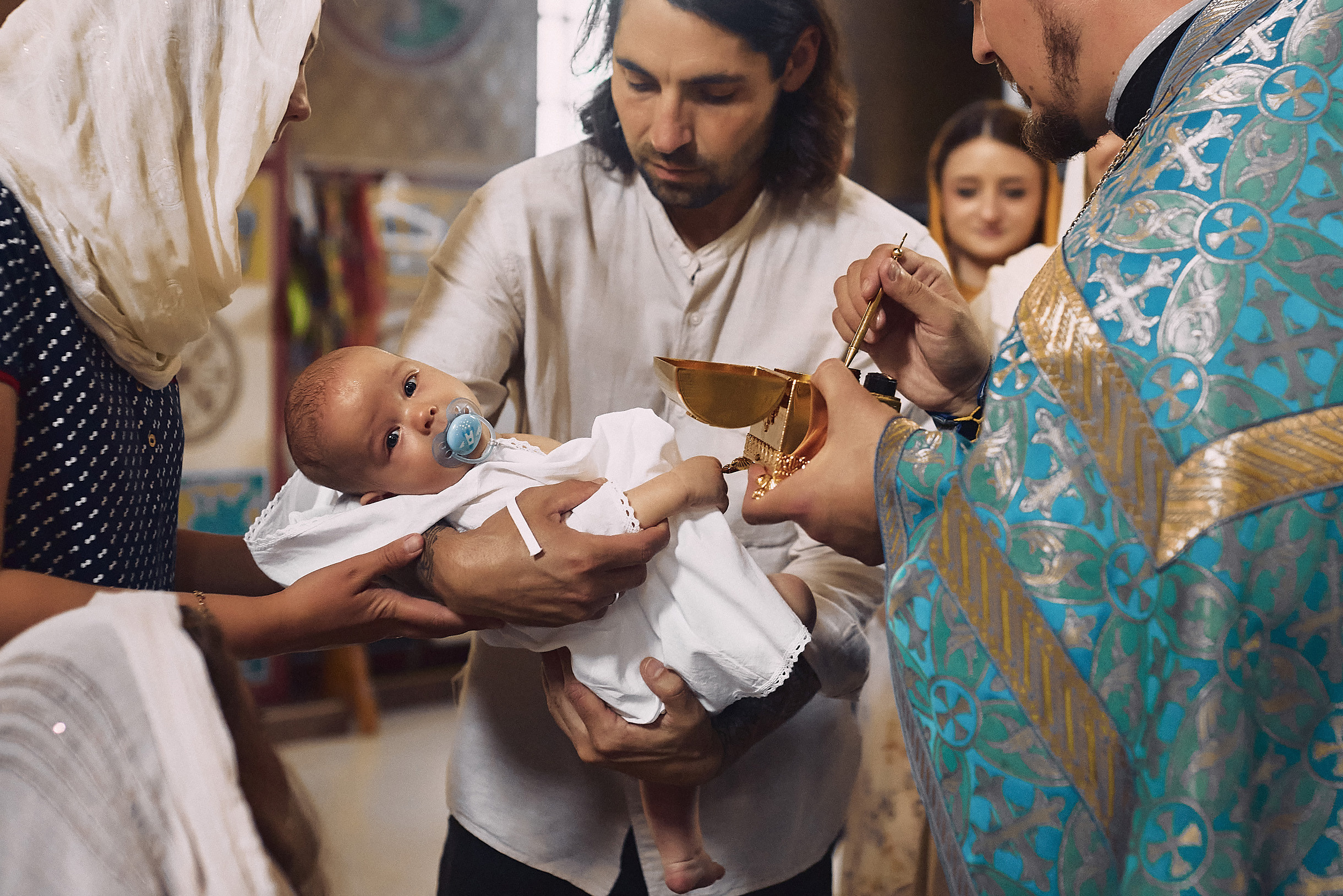 Таинство крещения в Церкови иконы Божией Матери Одигитрия Иерусалимского. Свадебный и семейный фотограф Владимир Карамышев