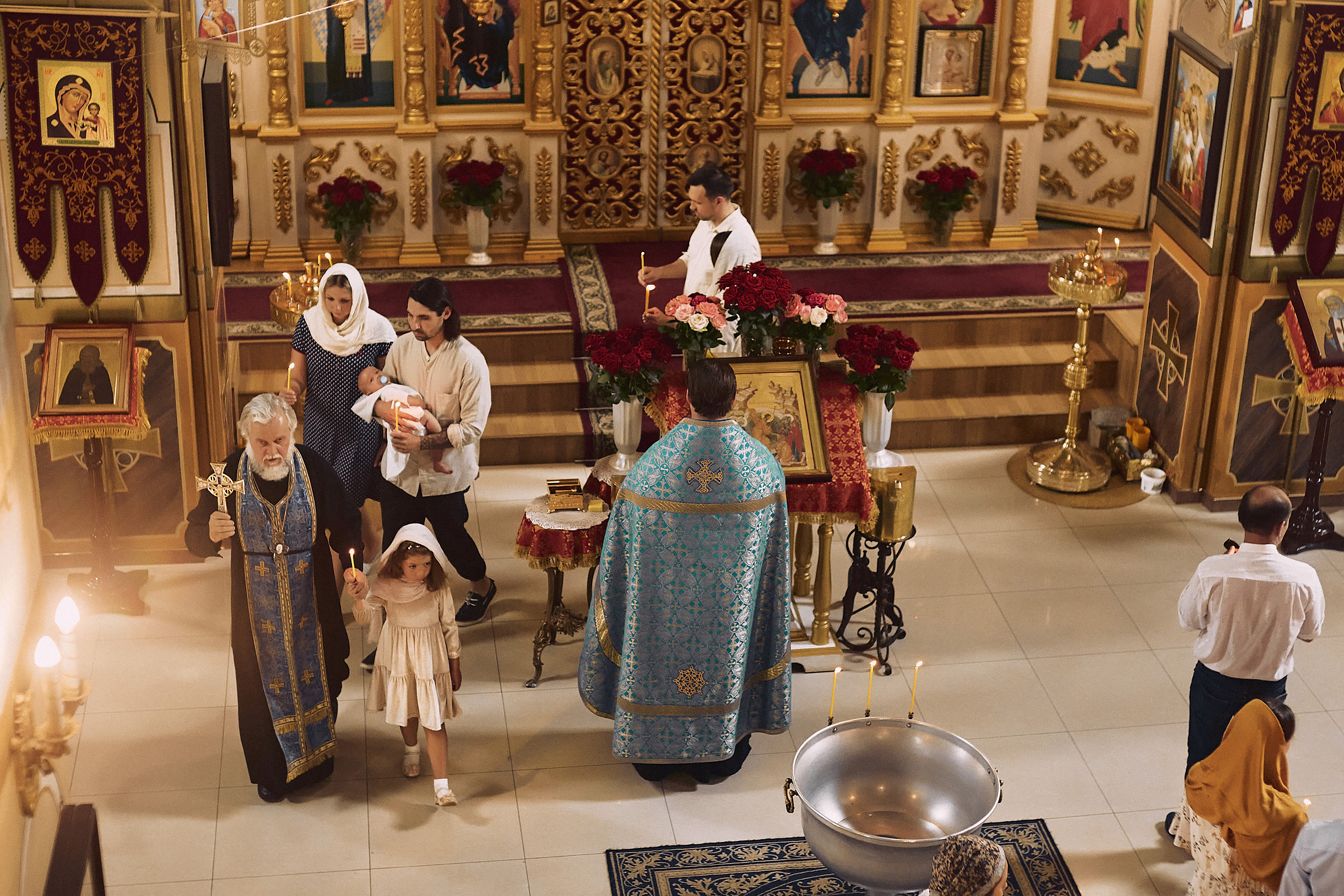 Таинство крещения в Церкови иконы Божией Матери Одигитрия Иерусалимского. Свадебный и семейный фотограф Владимир Карамышев