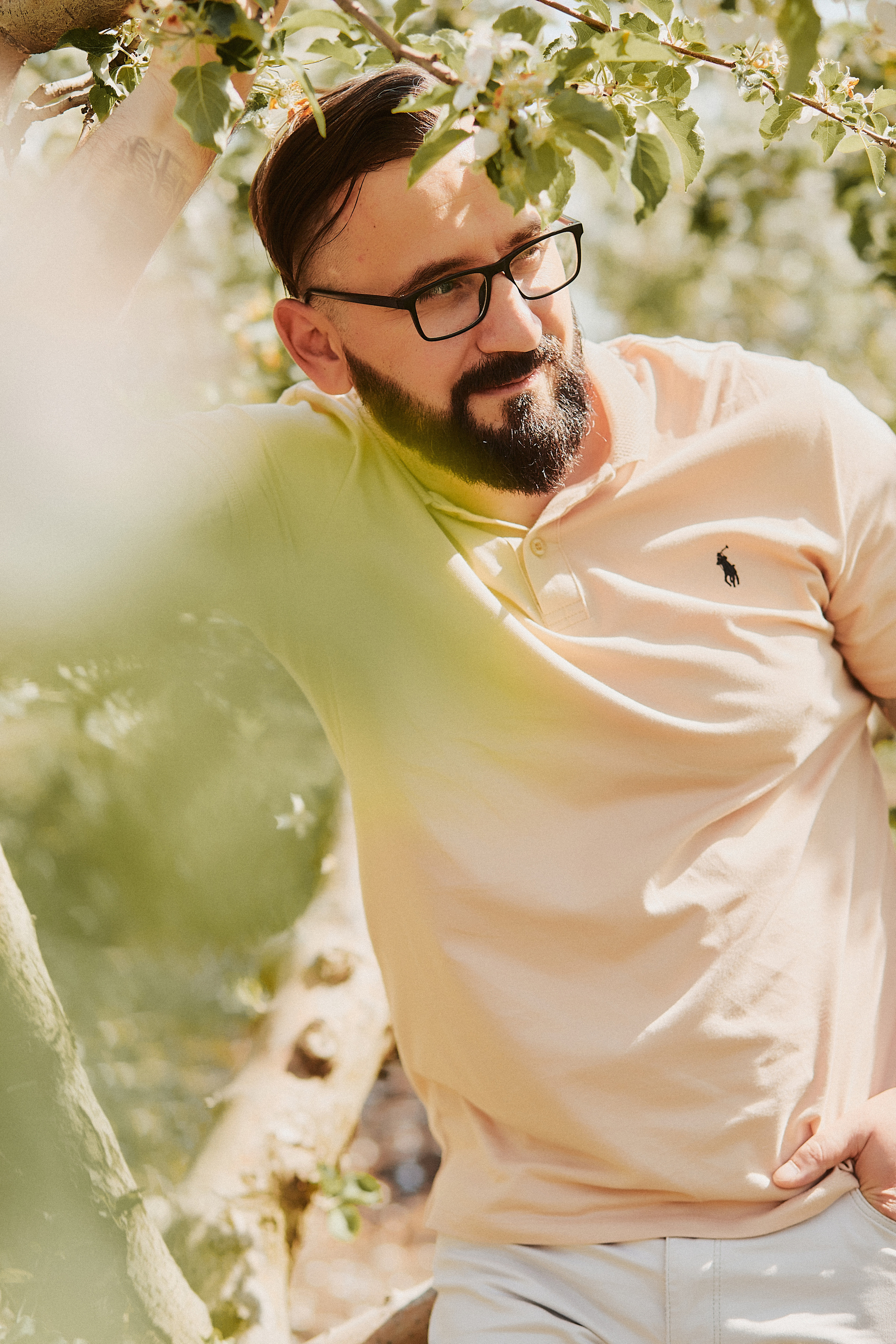 Прогулка семьи Варавкиных в цветущих садах. Свадебный и семейный фотограф Владимир Карамышев