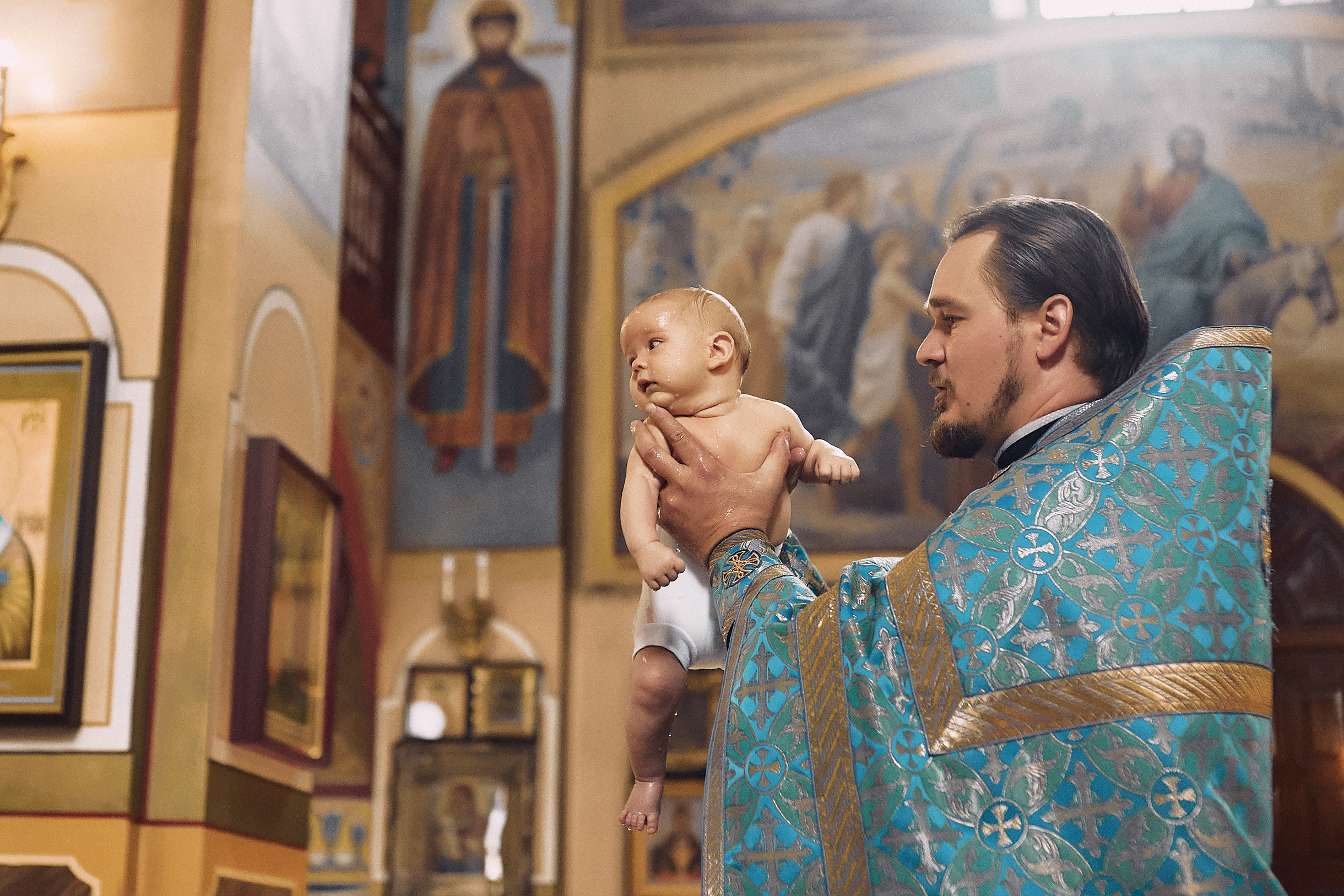 Таинство крещения в Церкови иконы Божией Матери Одигитрия Иерусалимского. Свадебный и семейный фотограф Владимир Карамышев