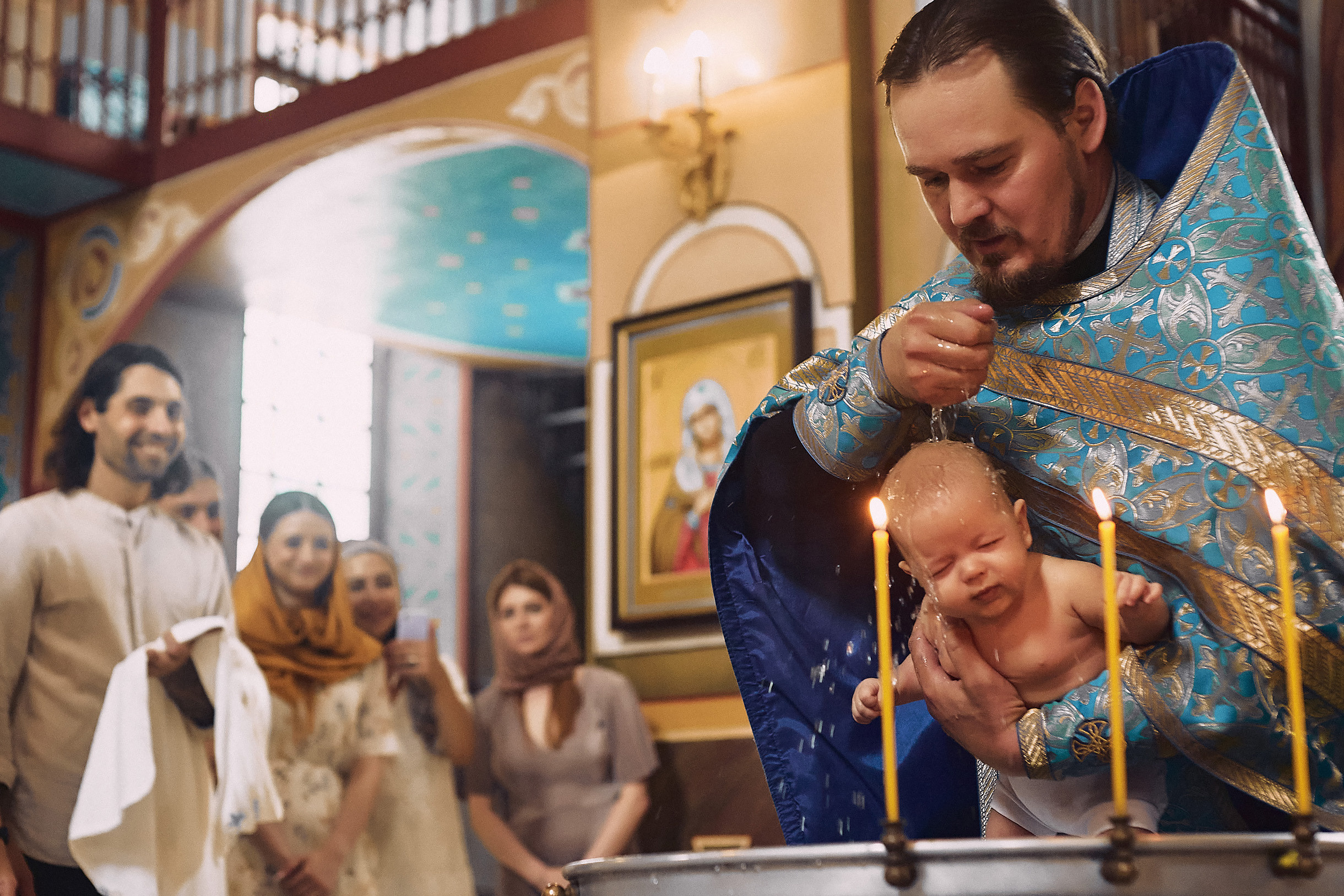 Таинство крещения в Церкови иконы Божией Матери Одигитрия Иерусалимского. Свадебный и семейный фотограф Владимир Карамышев