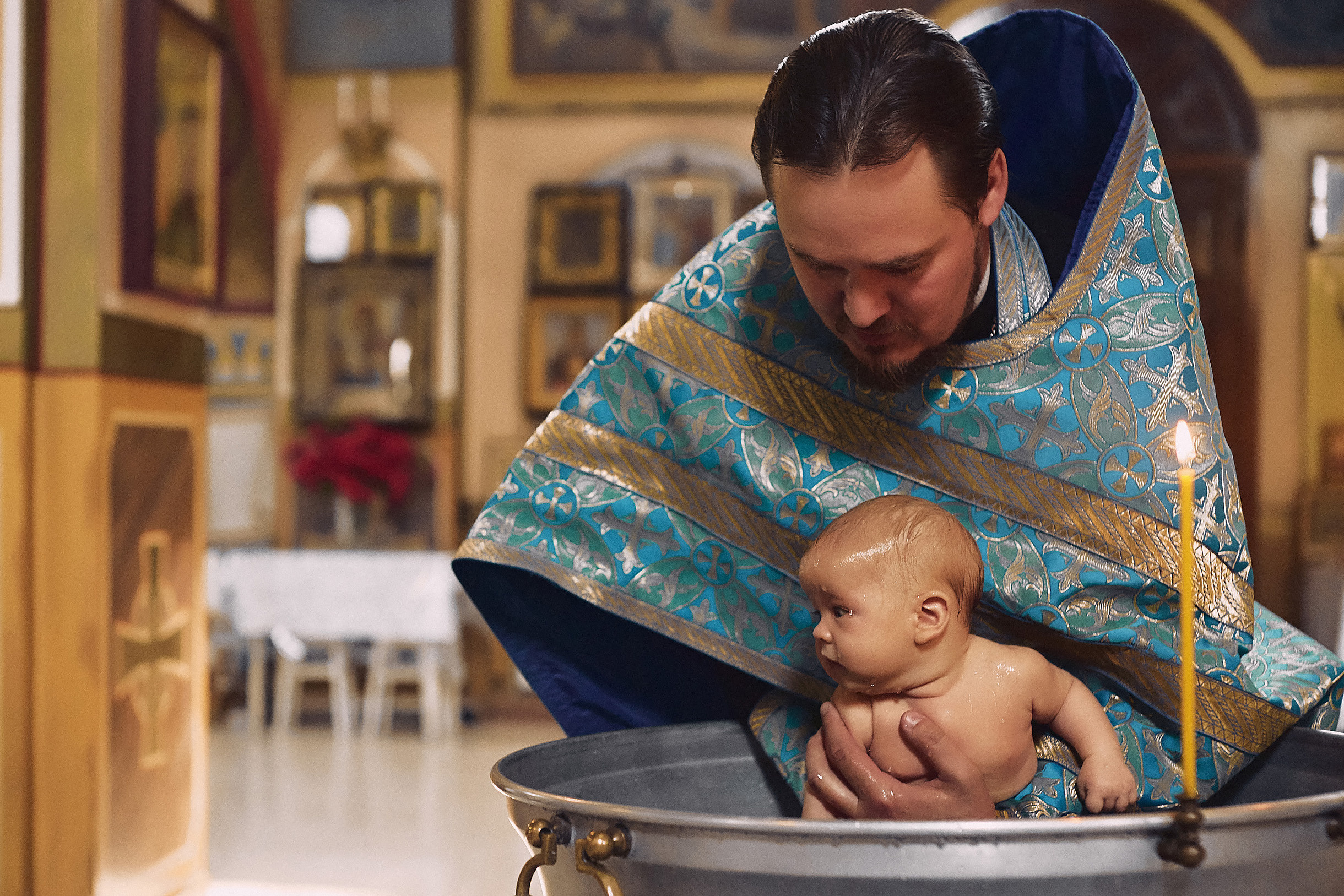 Таинство крещения в Церкови иконы Божией Матери Одигитрия Иерусалимского. Свадебный и семейный фотограф Владимир Карамышев