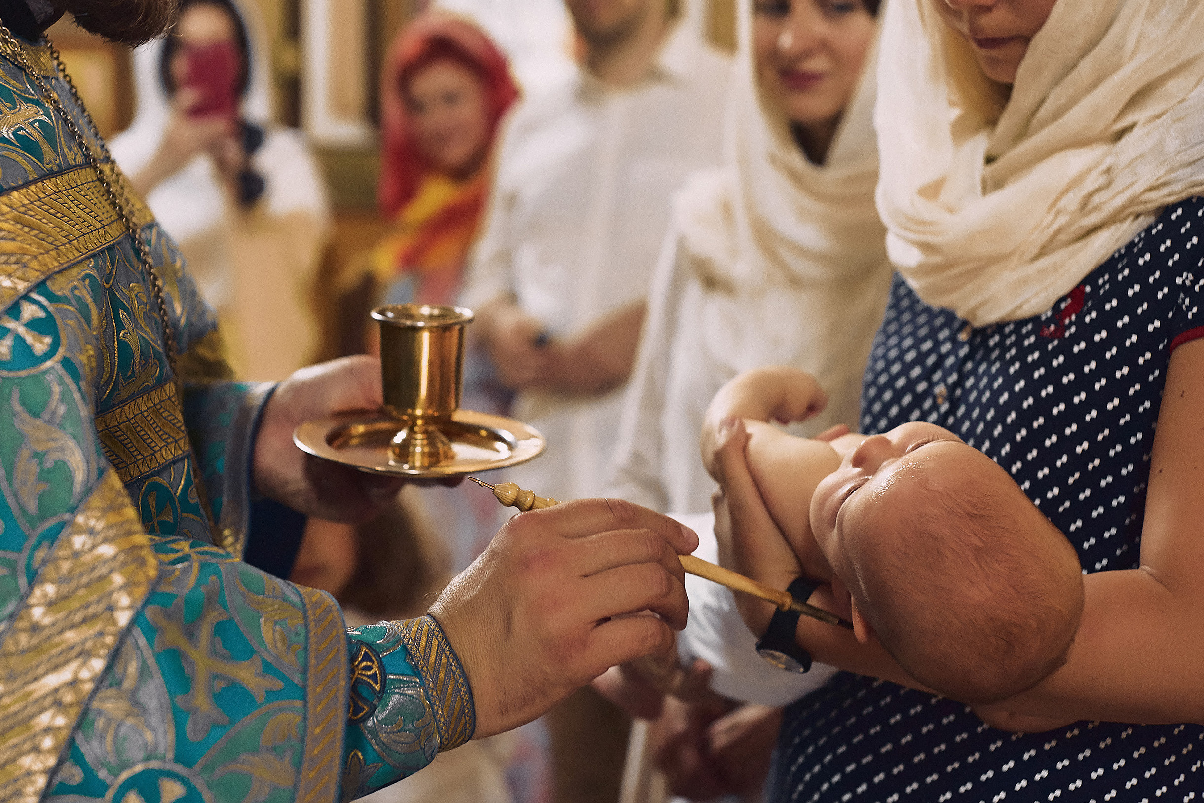 Таинство крещения в Церкови иконы Божией Матери Одигитрия Иерусалимского. Свадебный и семейный фотограф Владимир Карамышев