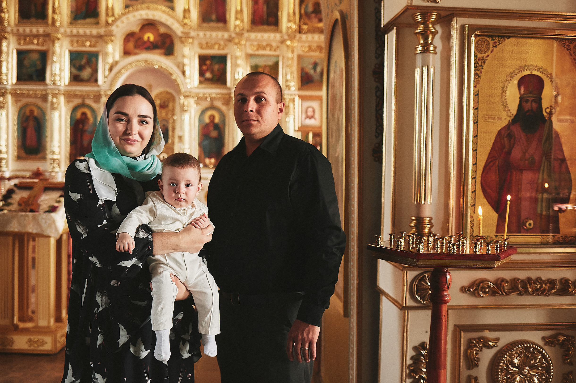 Таинство крещения в Церкови Николая Чудотворца. Свадебный и семейный фотограф Владимир Карамышев