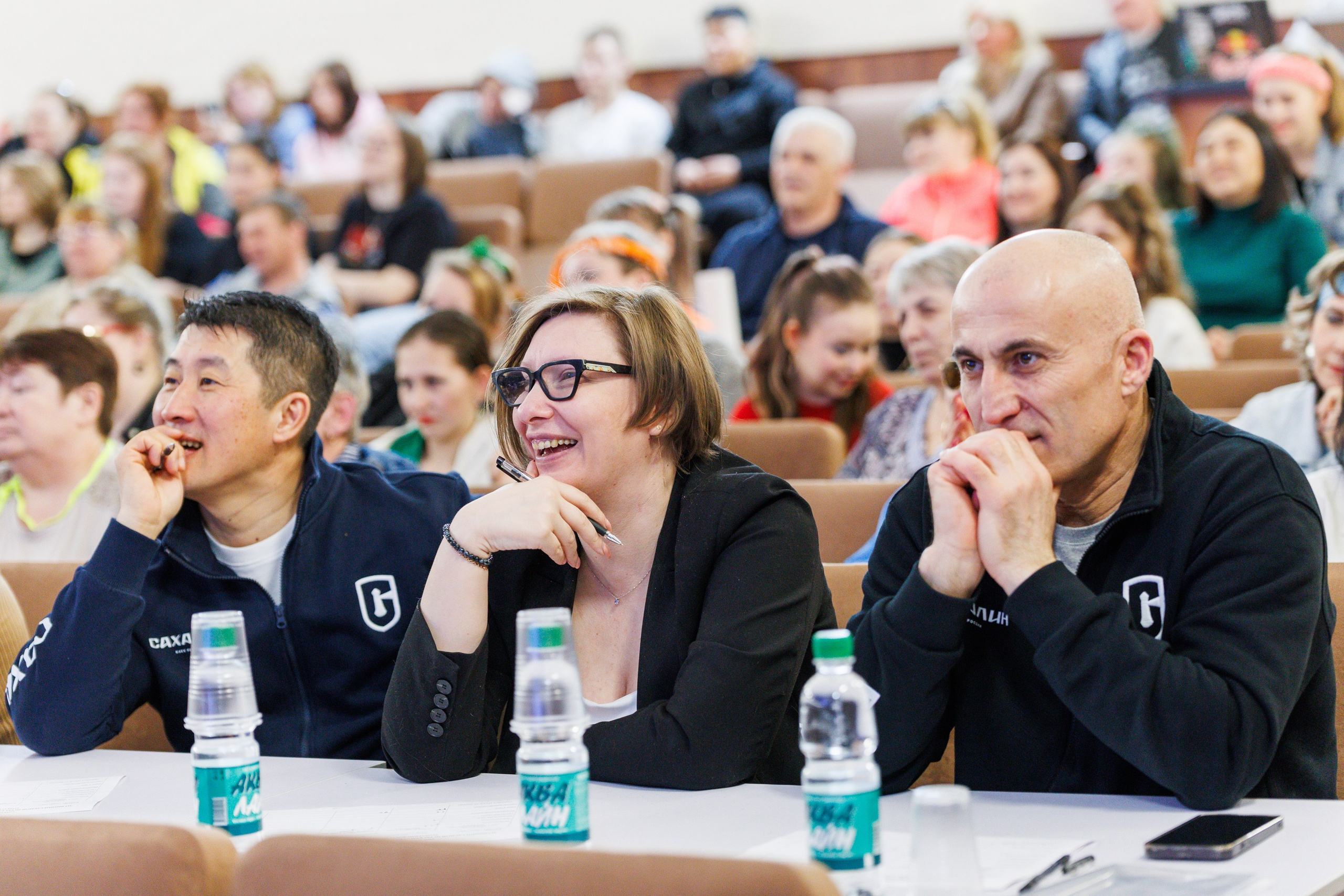 Школьный КВН в Томари. Свадебный, семейный и репортажный фотограф в Южно-Сахалинске Артур Петросян
