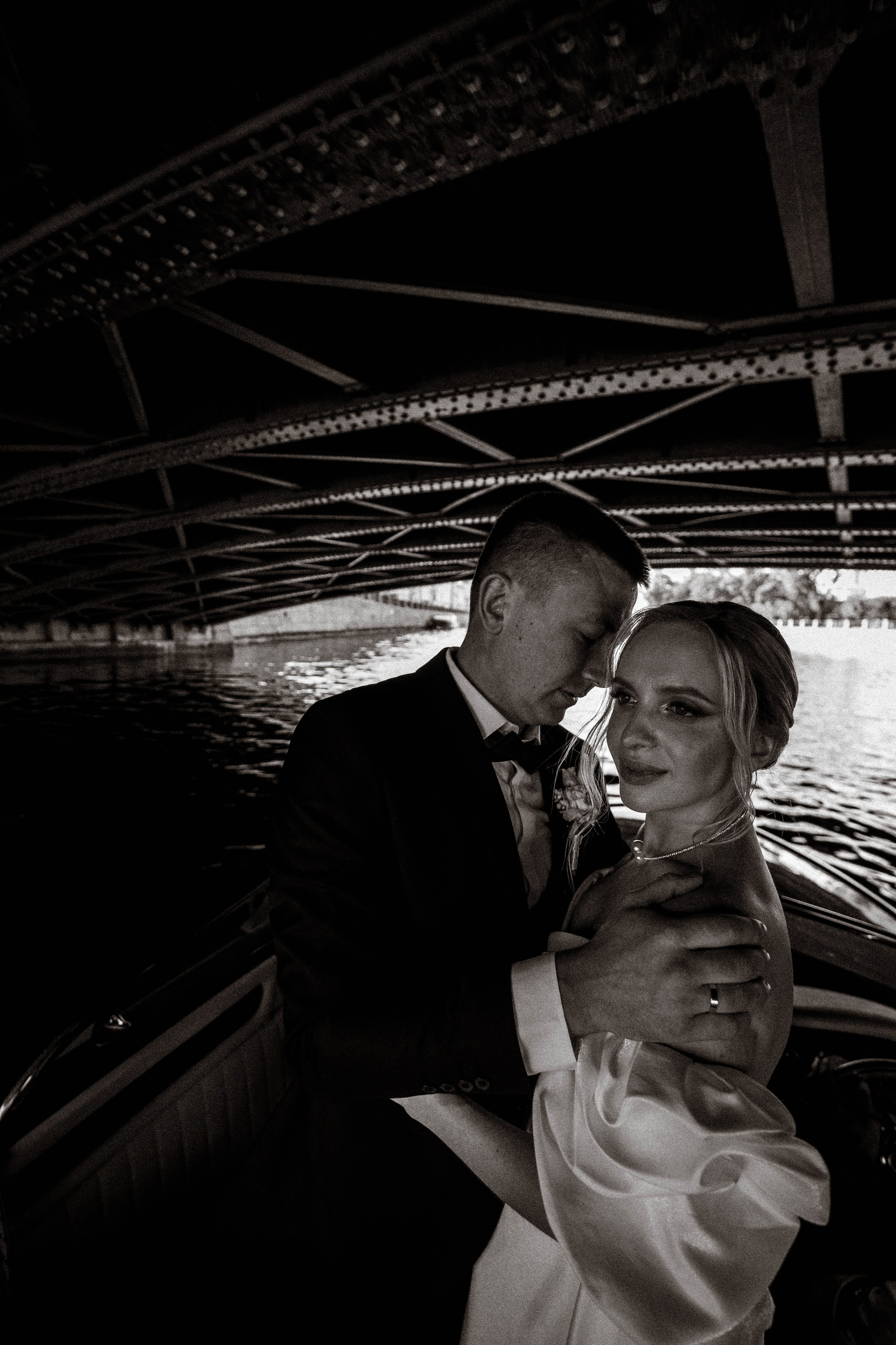 СВАДЕНБНАЯ СЬЕМКА НА КАТЕРЕ ПО КАНАЛАМ САНКТ-ПЕТЕРБУРГА И В АКВАТОРИИ НЕВЫ. Профессиональный фотограф, Санкт-Петербург — Виктория Богомолова