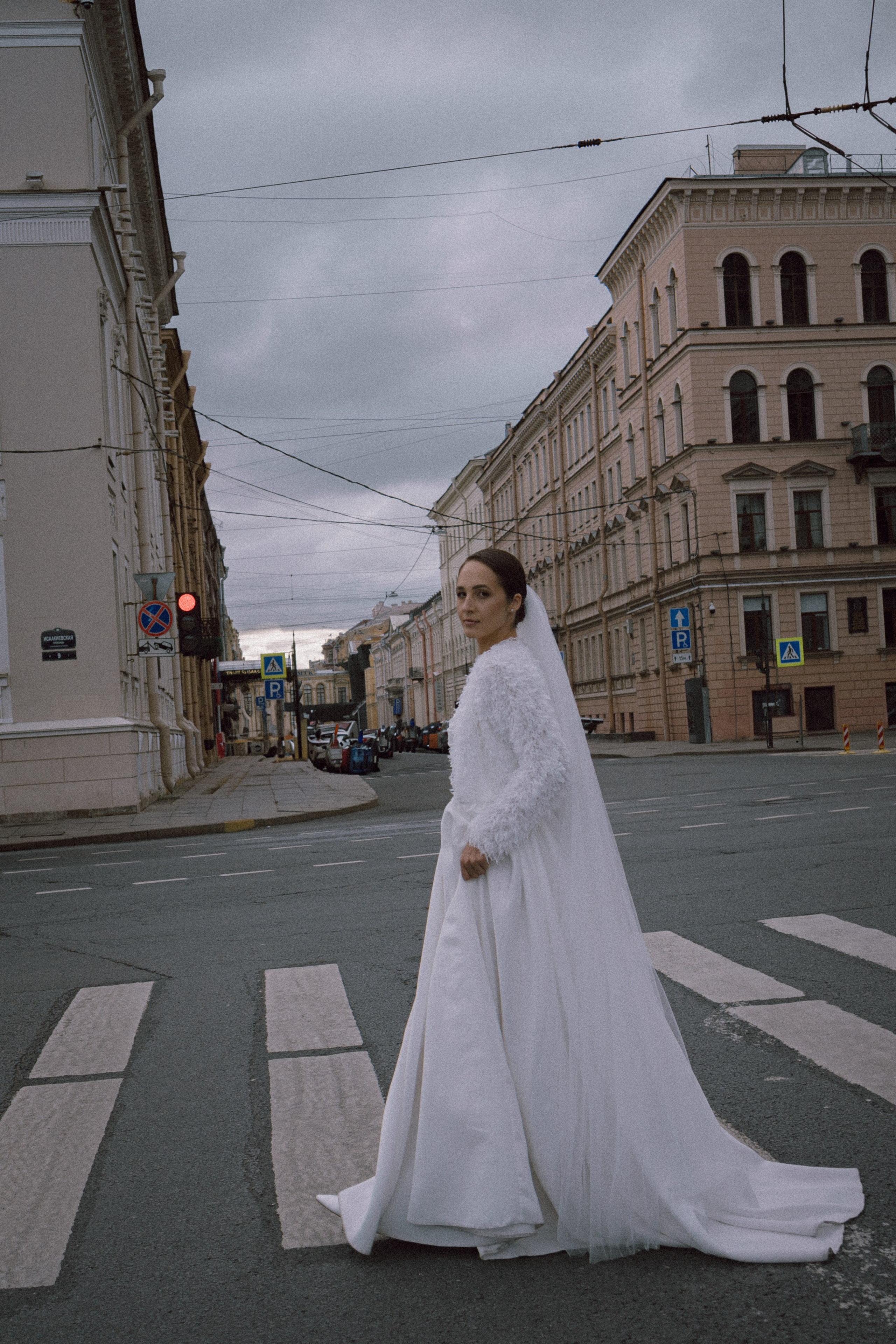 СВАДЕБНАЯ ПРОГУЛКА В САНТК-ПЕТЕРБУРГЕ (ИСАКИЕВСКИЙ СОБОР, ЗИМНЯЯ КАНАВКА, ЭРМИТАЖ И БОЛЬШАЯ МОРСКАЯ УЛИЦА). Профессиональный фотограф, Санкт-Петербург — Виктория Богомолова