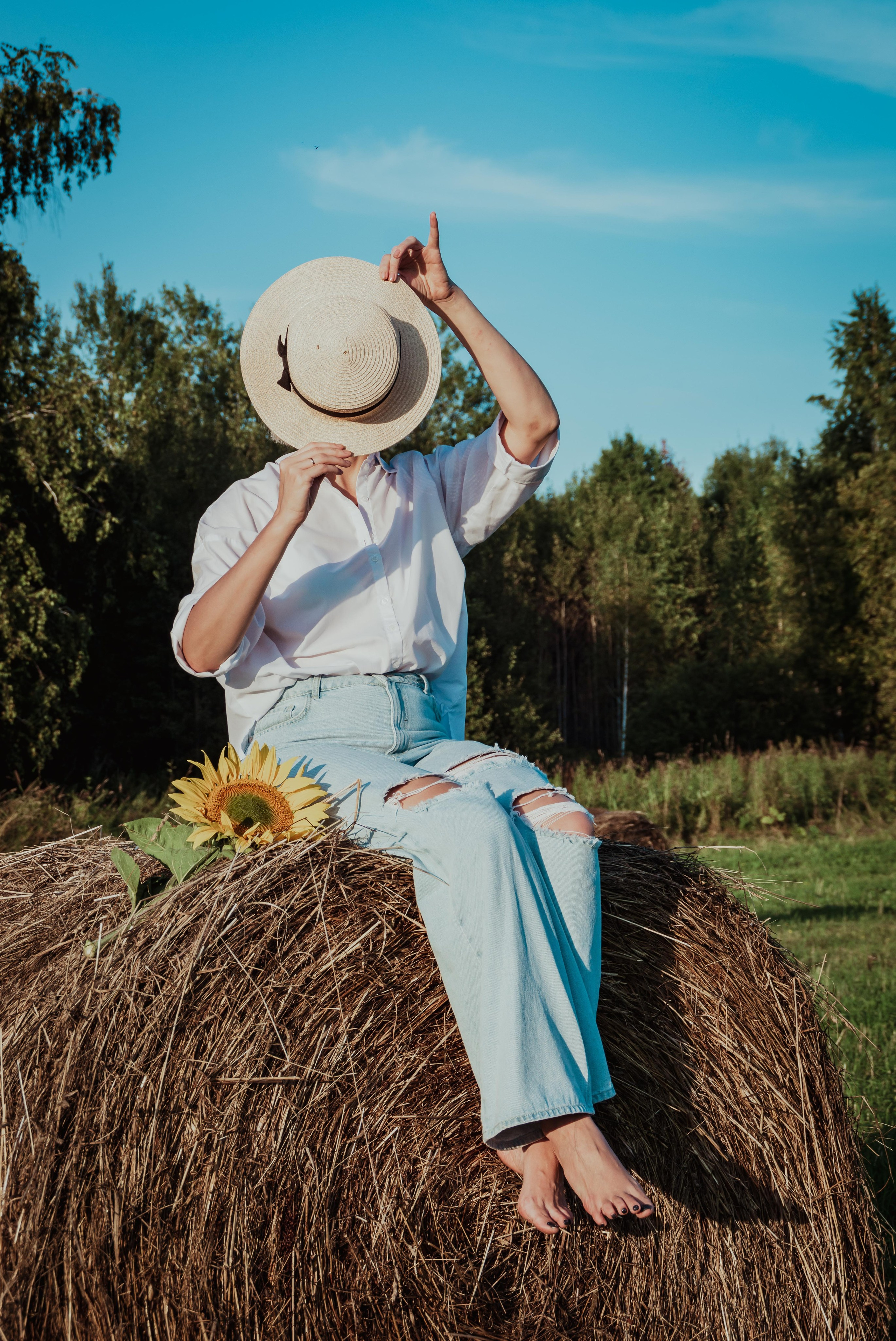 Фотосессия в тюках сена, в соломе. Елена Волкова семейный фотограф в станице Гостагаевской города-курорта Анапа