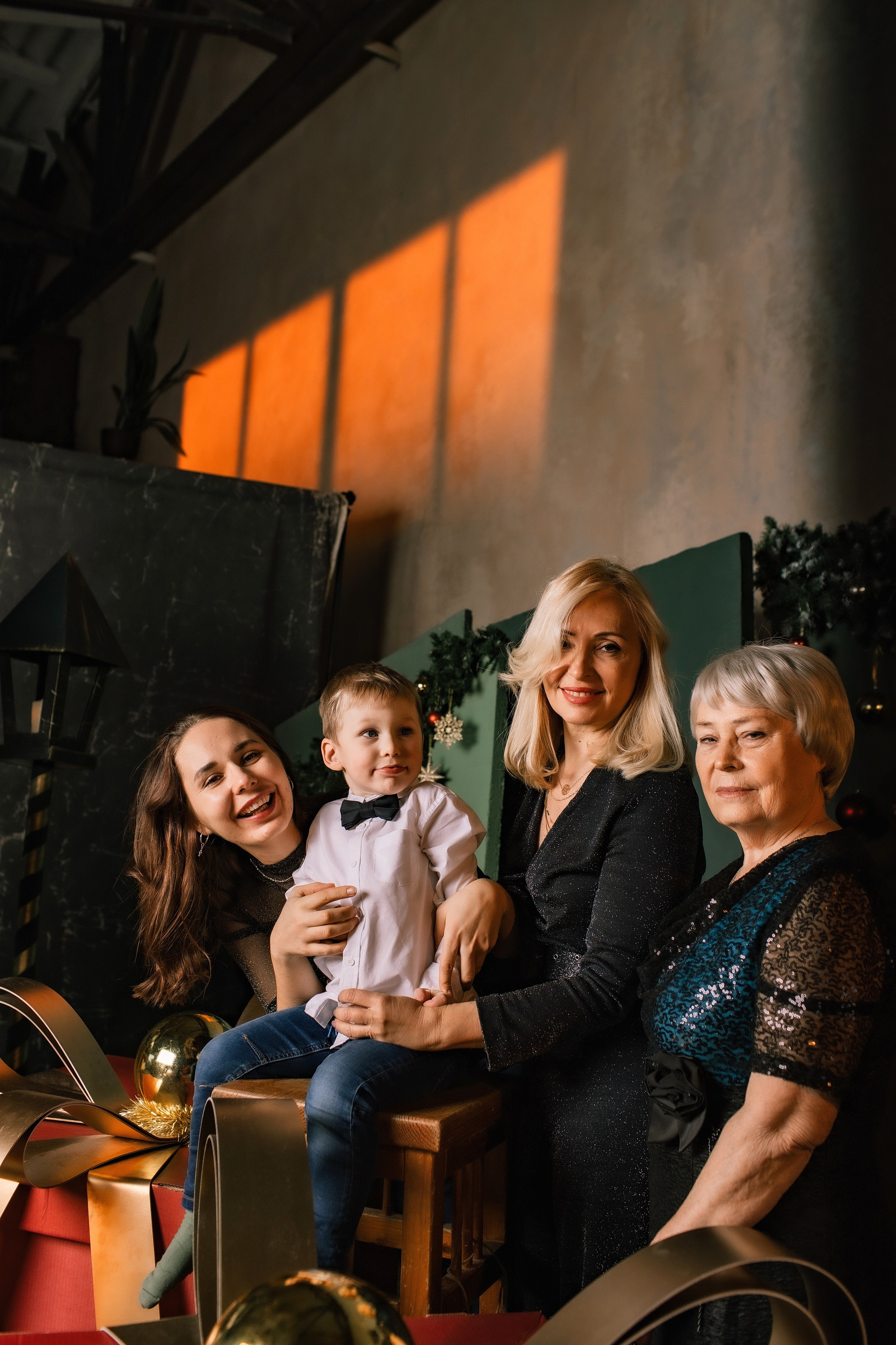 Студия Культура. Семейная новогодняя съемка. Фотограф Софья Васильковская