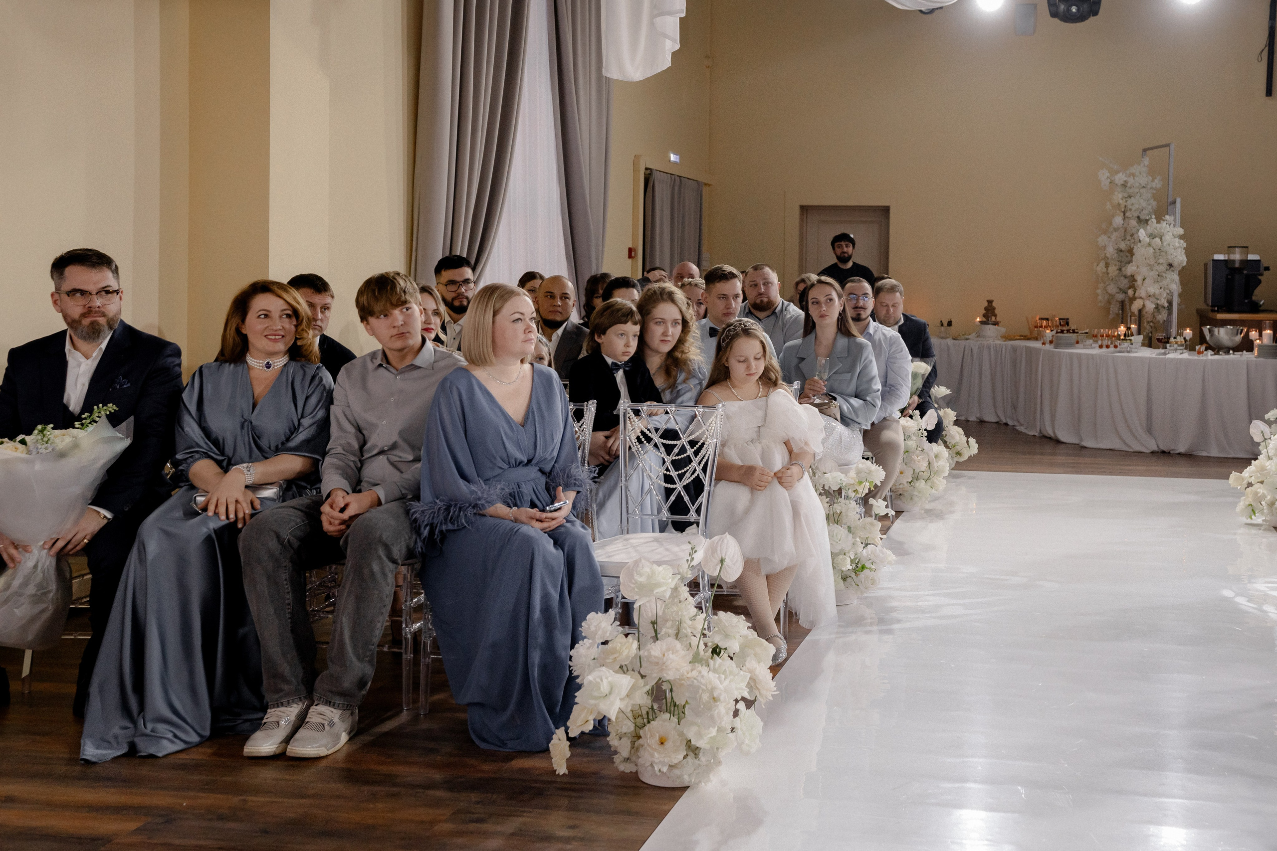 СВАДЕБНАЯ СЬЕМКА СБОРОВ В ОТЕЛЕ И ВЫЕЗД НА ЦЕРЕМОНИЮ (СНЯТО В СИБИРЕ В НИЖНЕВАРТОВСКЕ). Профессиональный фотограф, Санкт-Петербург — Виктория Богомолова